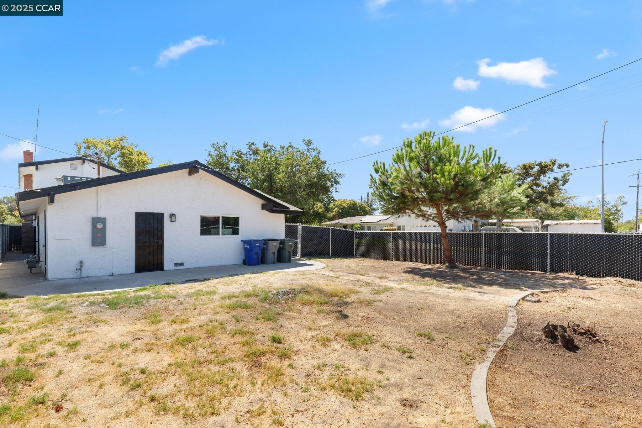 Detail Gallery Image 28 of 42 For 1667 S Plumas St, Fresno,  CA 93706 - 4 Beds | 2 Baths