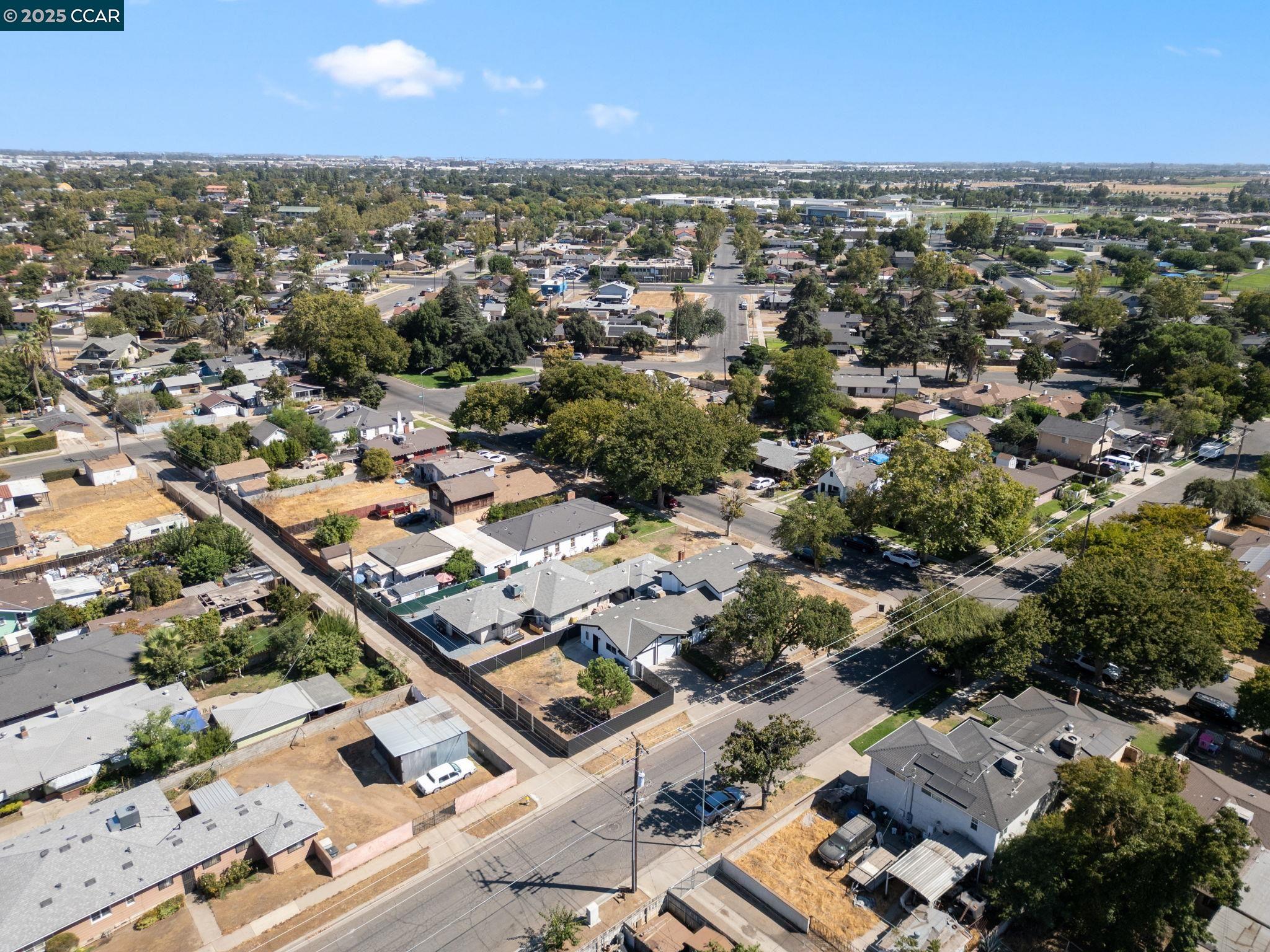 Detail Gallery Image 34 of 42 For 1667 S Plumas St, Fresno,  CA 93706 - 4 Beds | 2 Baths