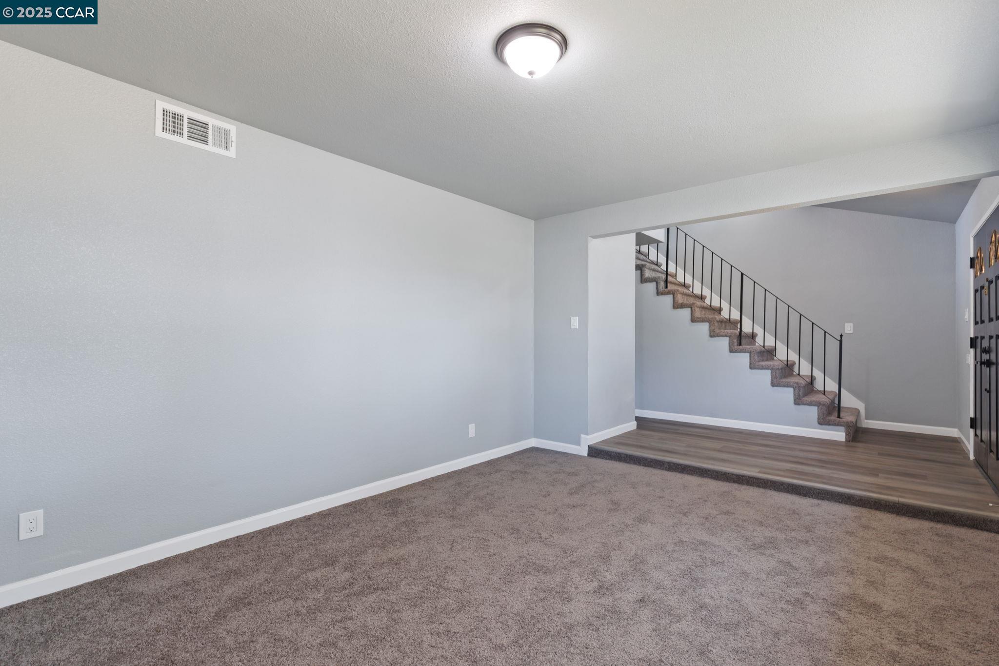Detail Gallery Image 4 of 42 For 1667 S Plumas St, Fresno,  CA 93706 - 4 Beds | 2 Baths