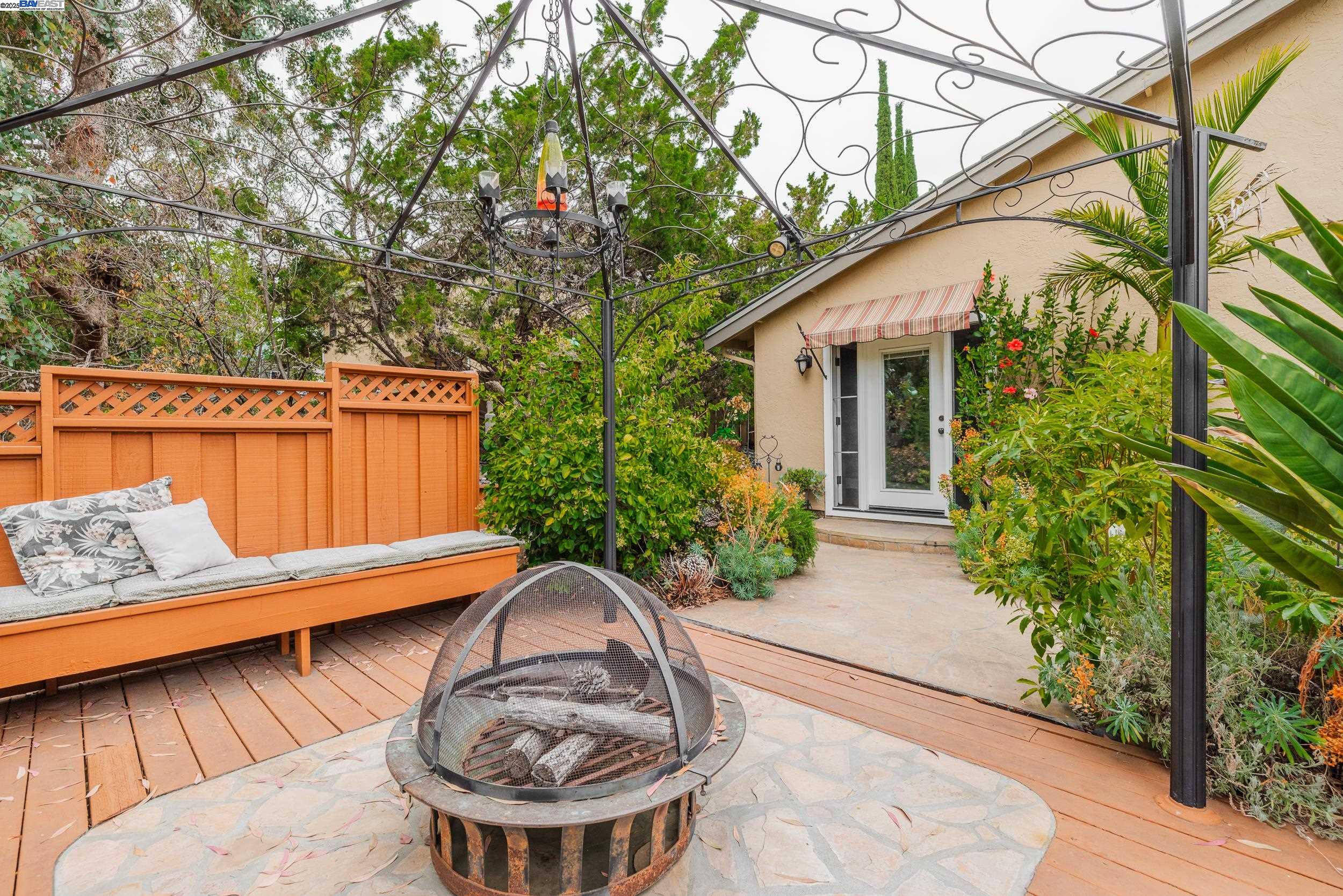 Detail Gallery Image 25 of 34 For 28047 Dobbel Ave, Hayward,  CA 94542 - 3 Beds | 2 Baths
