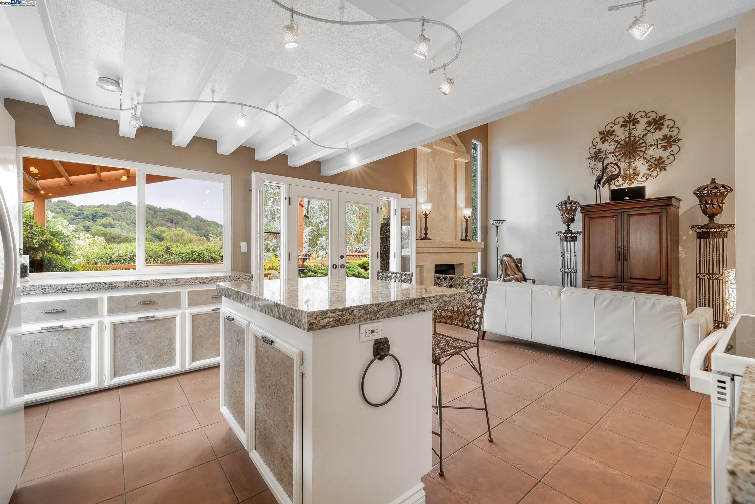 Detail Gallery Image 8 of 34 For 28047 Dobbel Ave, Hayward,  CA 94542 - 3 Beds | 2 Baths