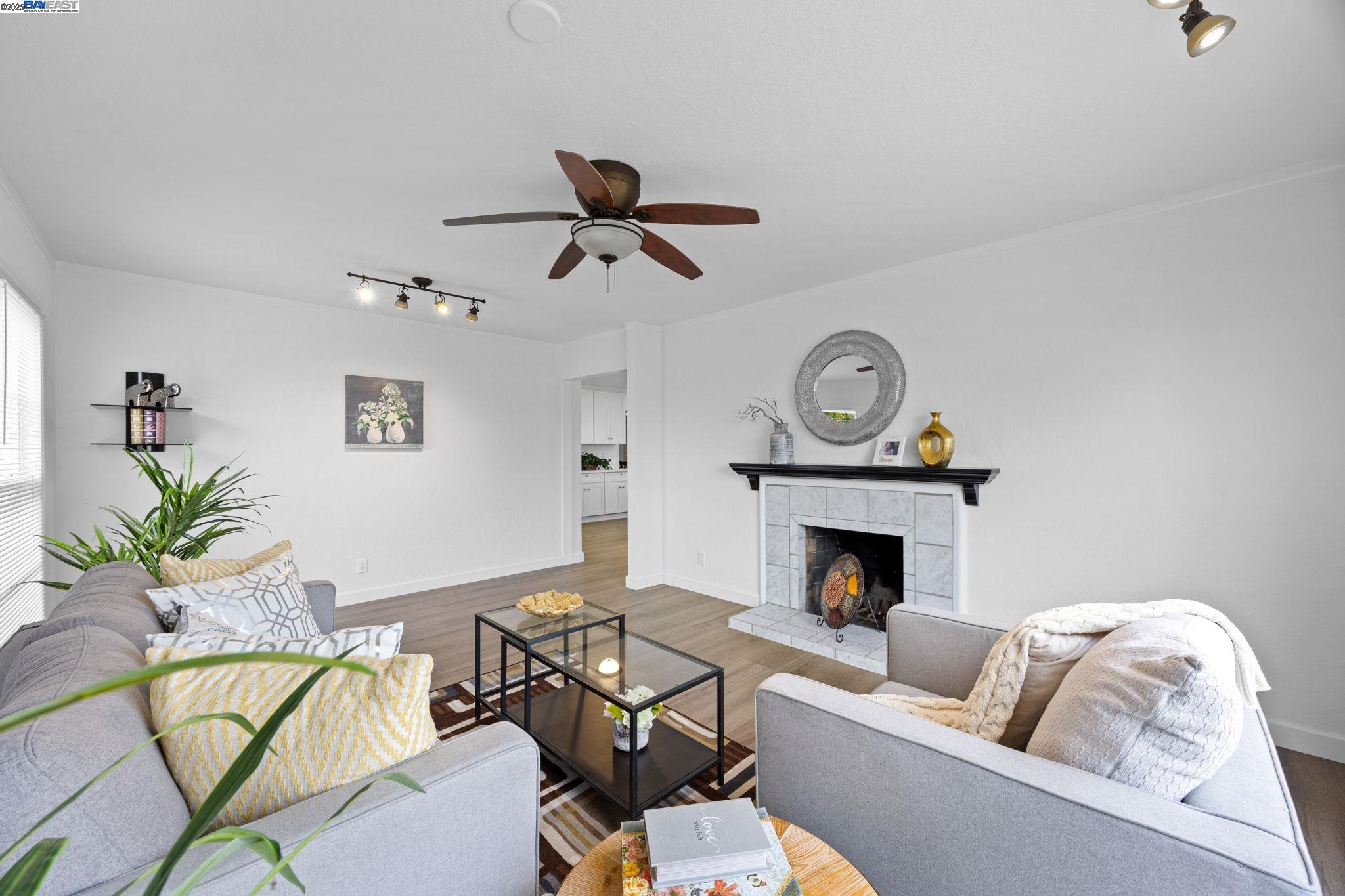 Detail Gallery Image 11 of 43 For 15102 Chapel Ct, San Leandro,  CA 94579 - 3 Beds | 2 Baths