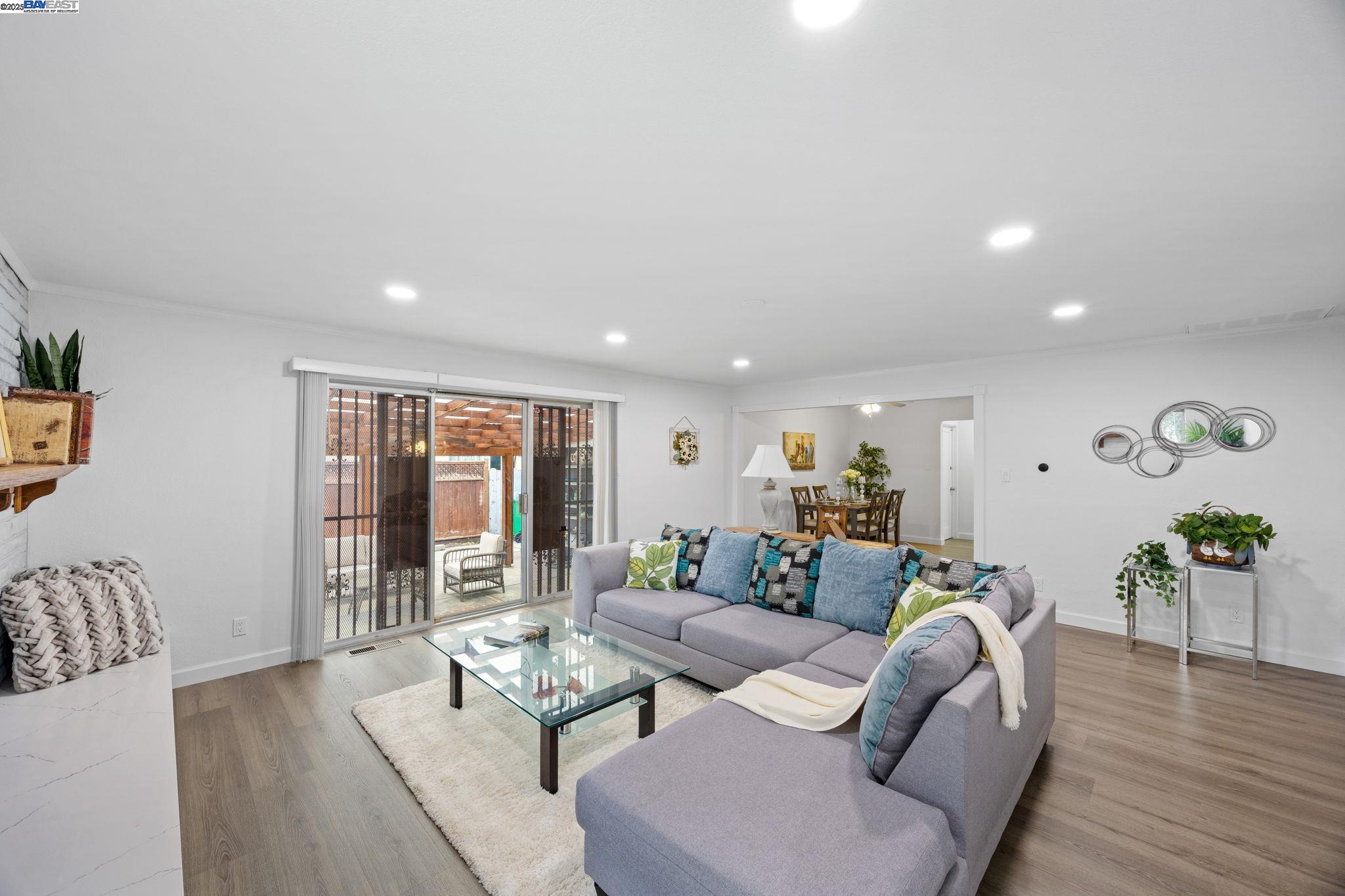 Detail Gallery Image 15 of 43 For 15102 Chapel Ct, San Leandro,  CA 94579 - 3 Beds | 2 Baths