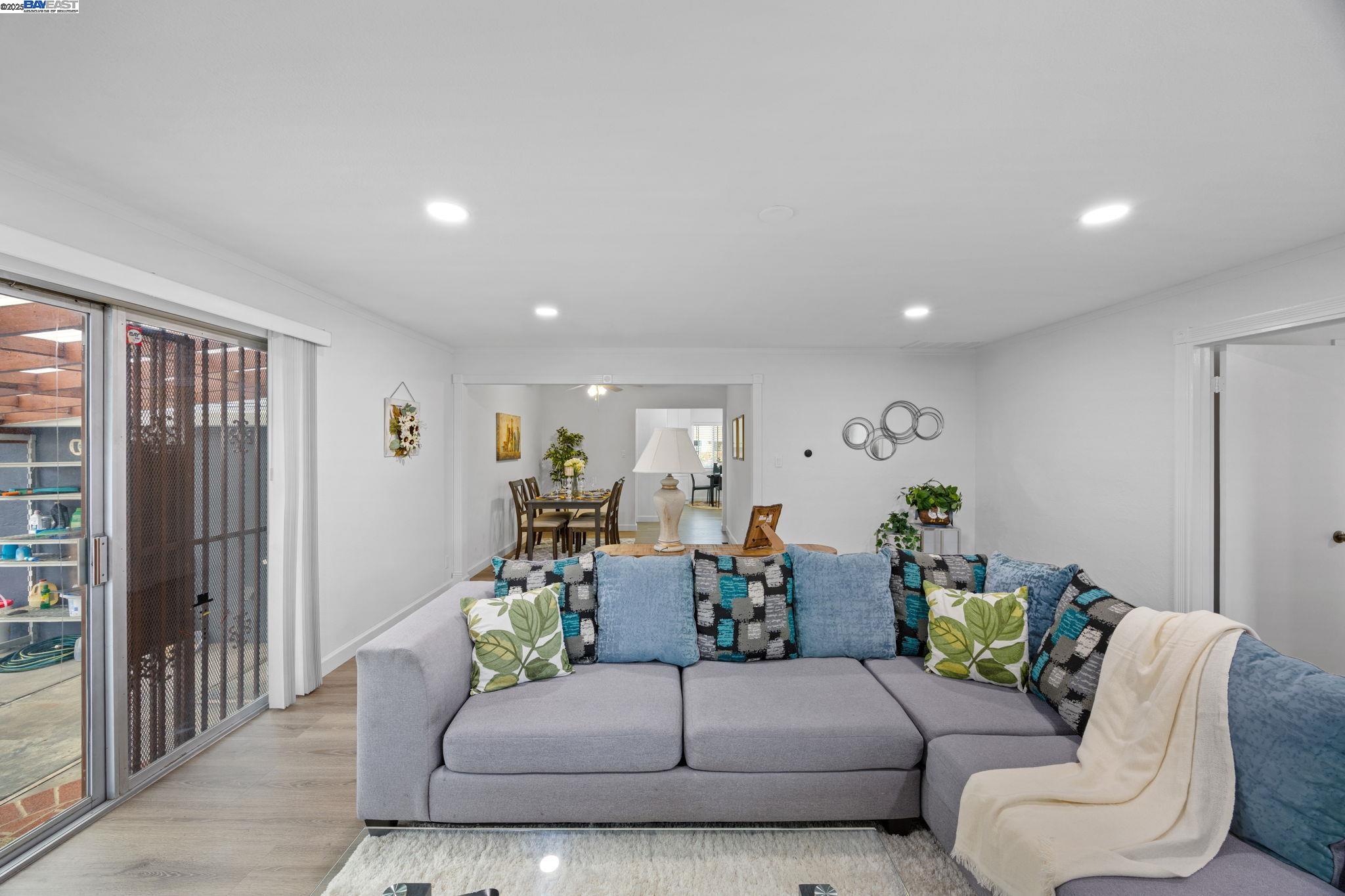 Detail Gallery Image 16 of 43 For 15102 Chapel Ct, San Leandro,  CA 94579 - 3 Beds | 2 Baths