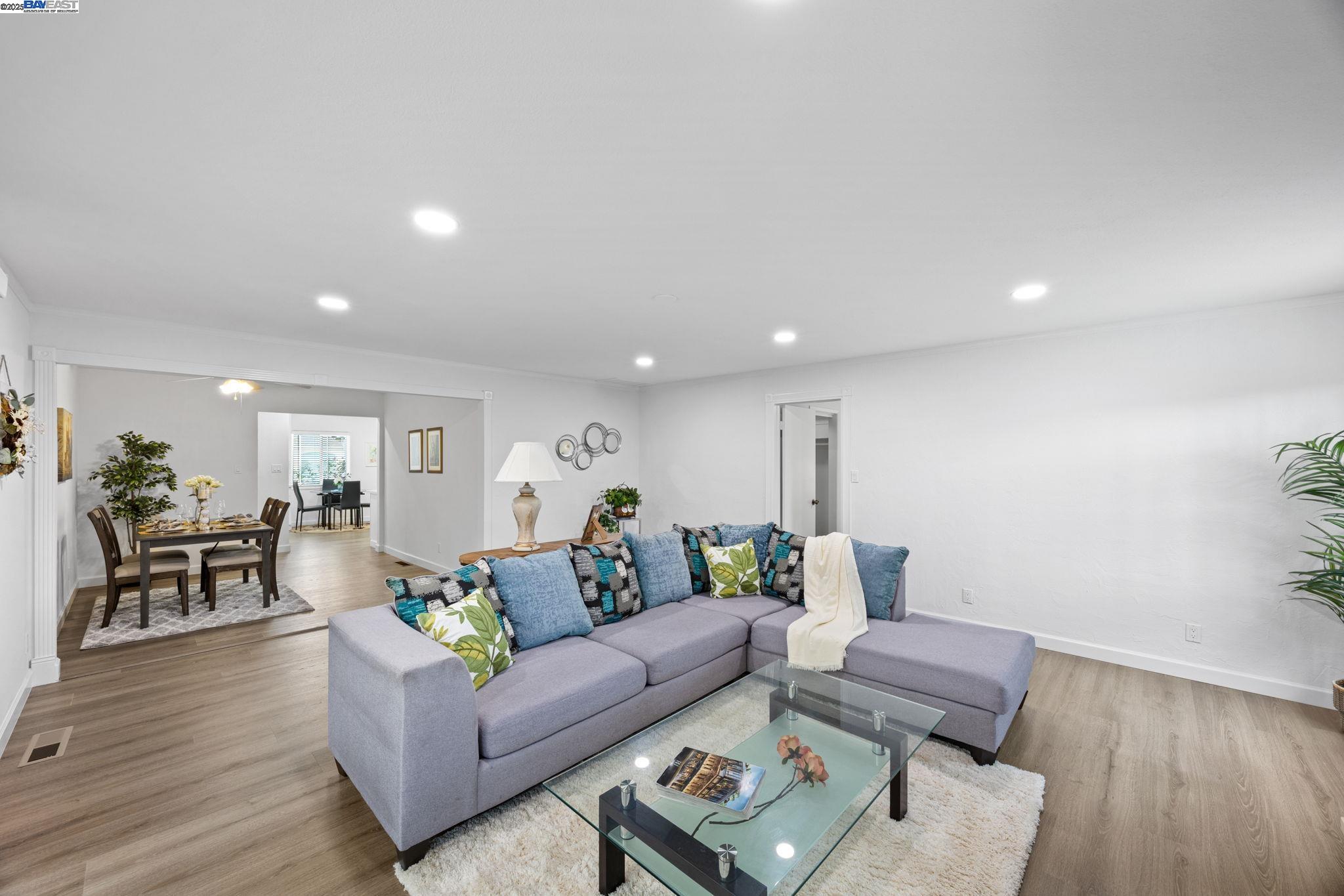 Detail Gallery Image 17 of 43 For 15102 Chapel Ct, San Leandro,  CA 94579 - 3 Beds | 2 Baths