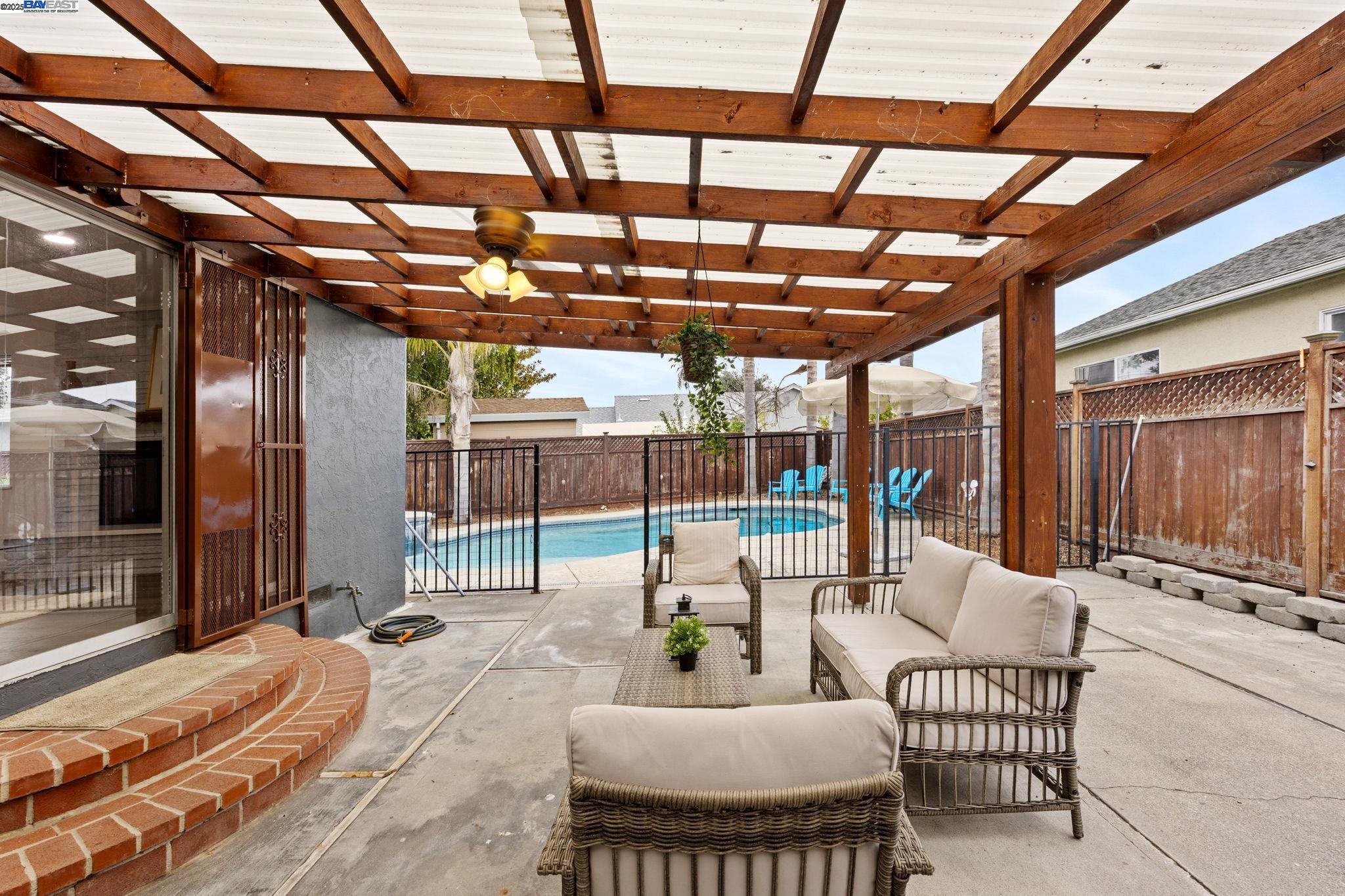 Detail Gallery Image 32 of 43 For 15102 Chapel Ct, San Leandro,  CA 94579 - 3 Beds | 2 Baths