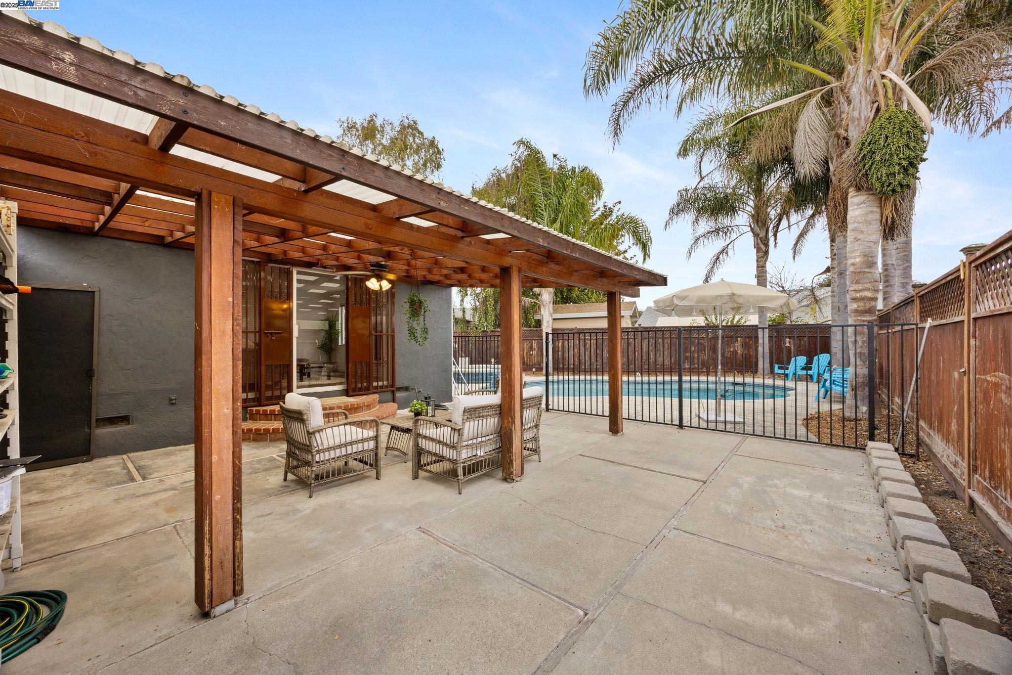 Detail Gallery Image 33 of 43 For 15102 Chapel Ct, San Leandro,  CA 94579 - 3 Beds | 2 Baths