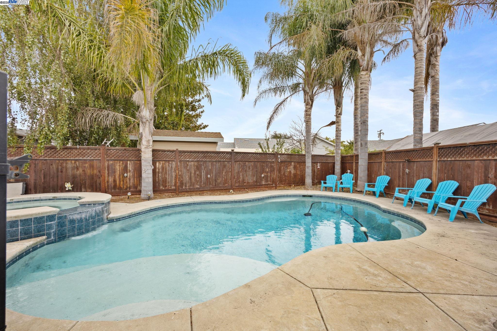 Detail Gallery Image 34 of 43 For 15102 Chapel Ct, San Leandro,  CA 94579 - 3 Beds | 2 Baths