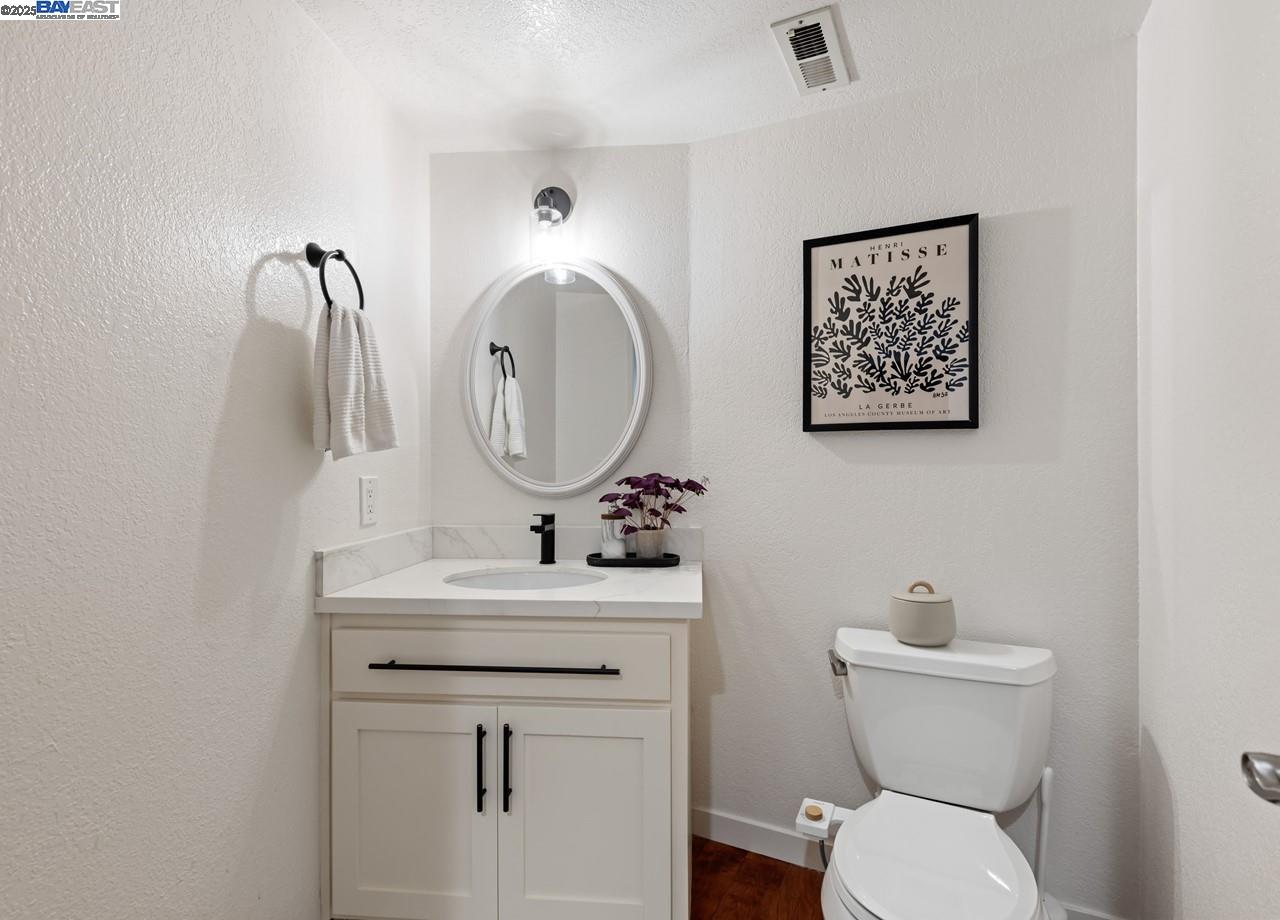 Detail Gallery Image 15 of 33 For 14566 S Bascom Ave, Los Gatos,  CA 95032 - 2 Beds | 2/1 Baths