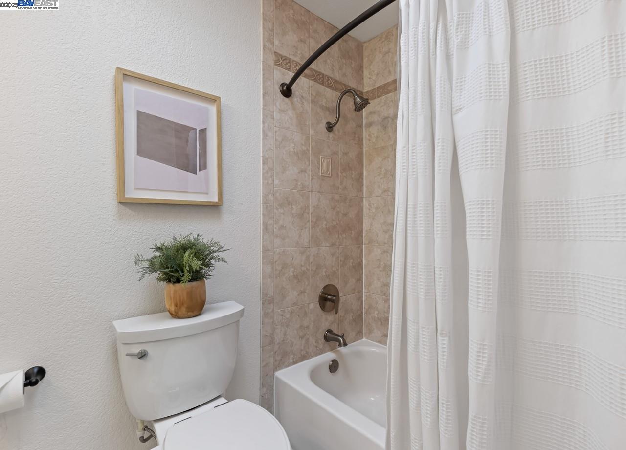 Detail Gallery Image 27 of 33 For 14566 S Bascom Ave, Los Gatos,  CA 95032 - 2 Beds | 2/1 Baths