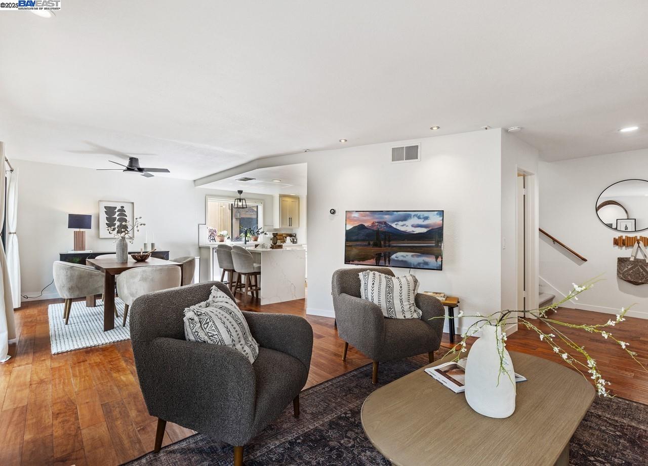 Detail Gallery Image 4 of 33 For 14566 S Bascom Ave, Los Gatos,  CA 95032 - 2 Beds | 2/1 Baths