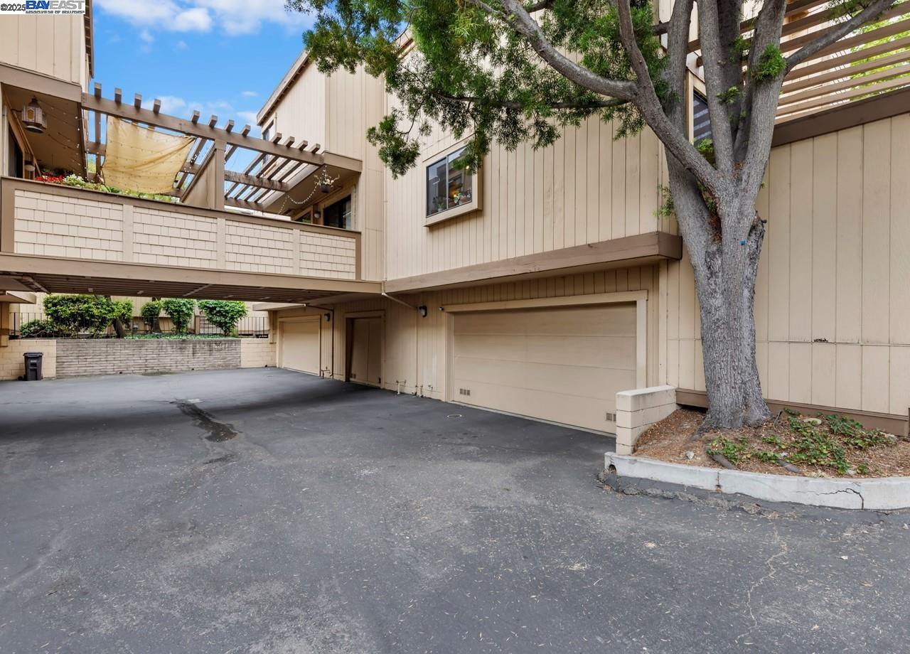 Detail Gallery Image 31 of 33 For 14566 S Bascom Ave, Los Gatos,  CA 95032 - 2 Beds | 2/1 Baths