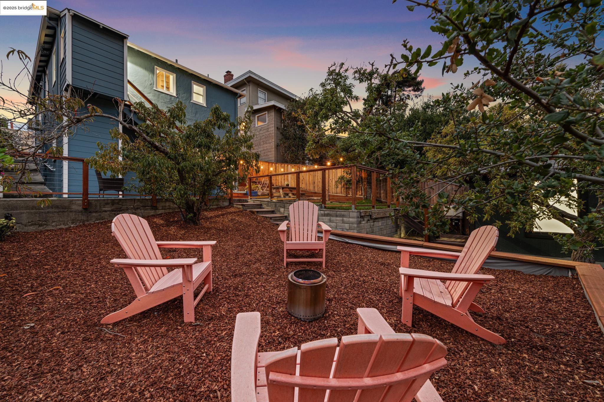 Detail Gallery Image 11 of 43 For 1804 San Benito St, Richmond,  CA 94804 - 2 Beds | 2 Baths