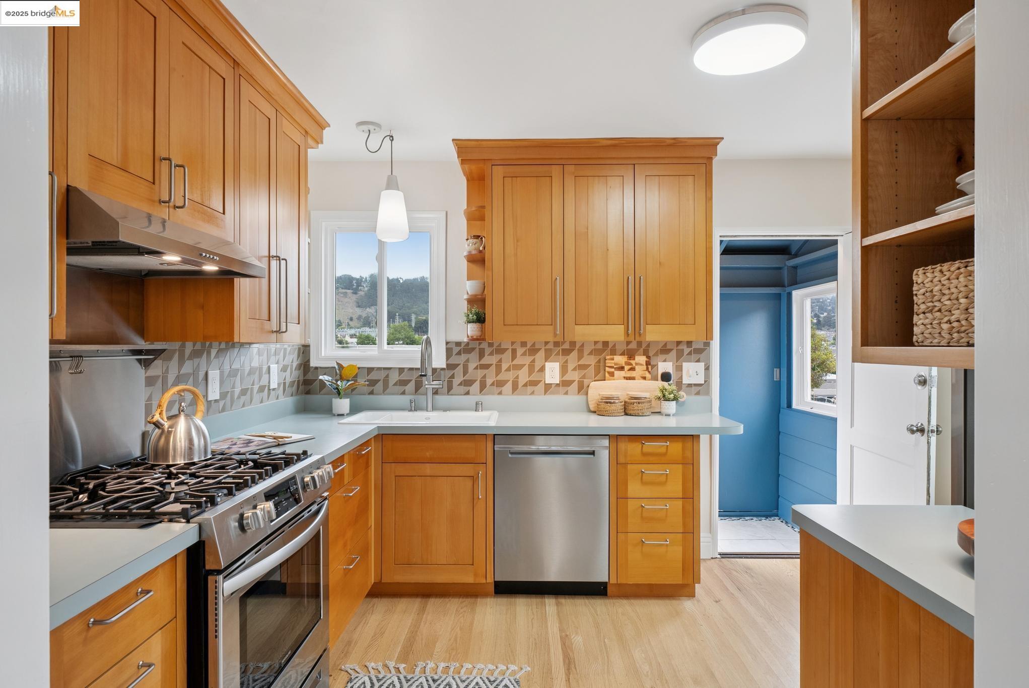 Detail Gallery Image 19 of 43 For 1804 San Benito St, Richmond,  CA 94804 - 2 Beds | 2 Baths