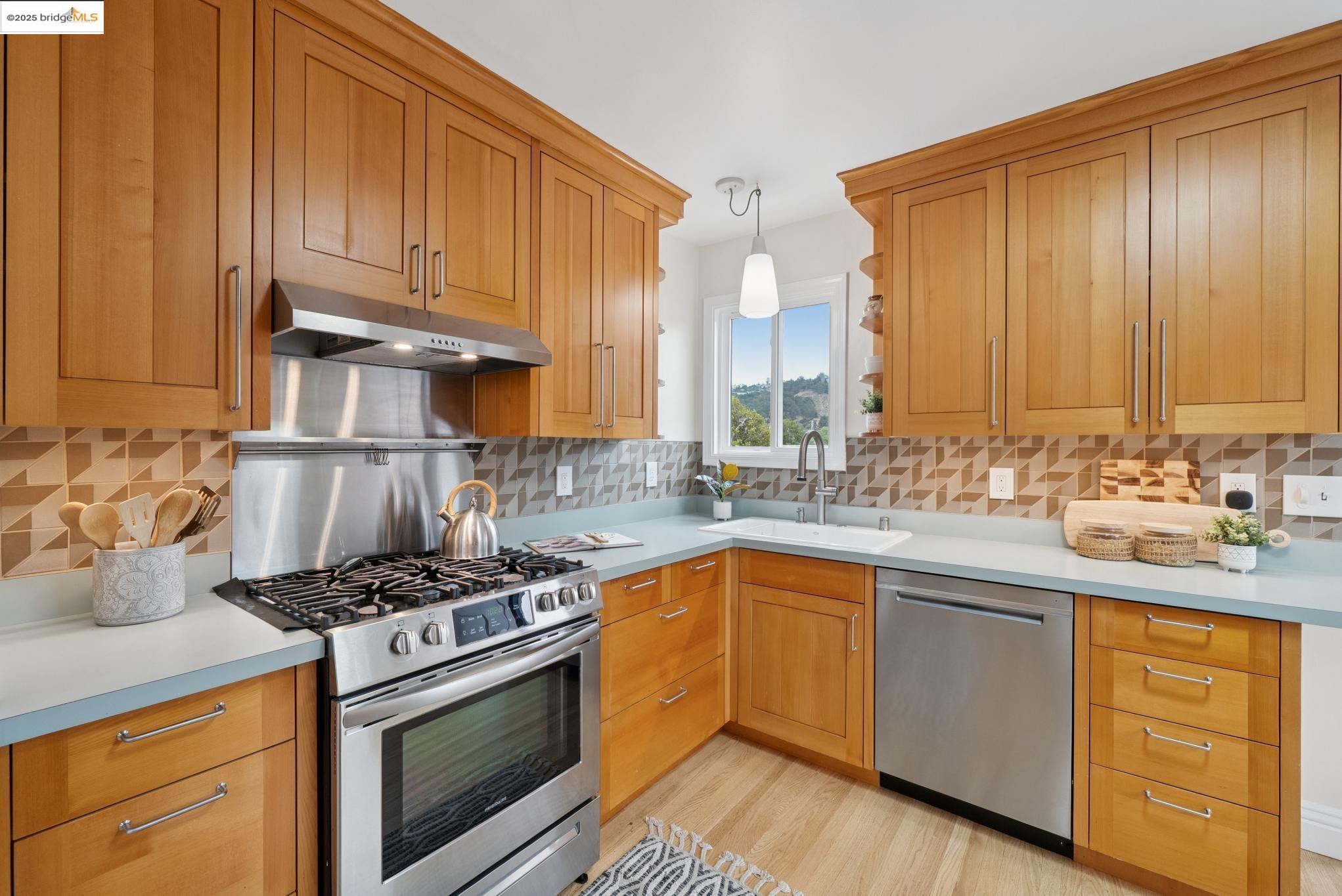 Detail Gallery Image 20 of 43 For 1804 San Benito St, Richmond,  CA 94804 - 2 Beds | 2 Baths