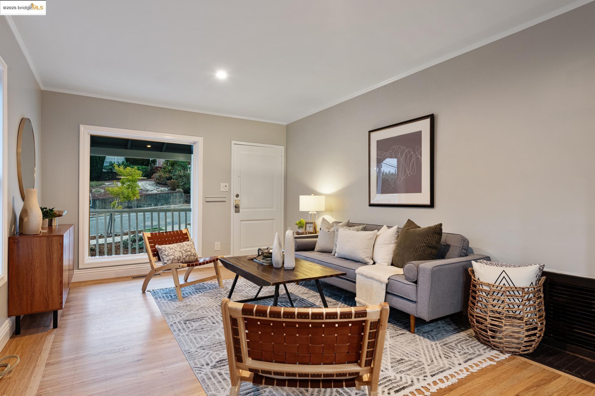 Detail Gallery Image 3 of 43 For 1804 San Benito St, Richmond,  CA 94804 - 2 Beds | 2 Baths