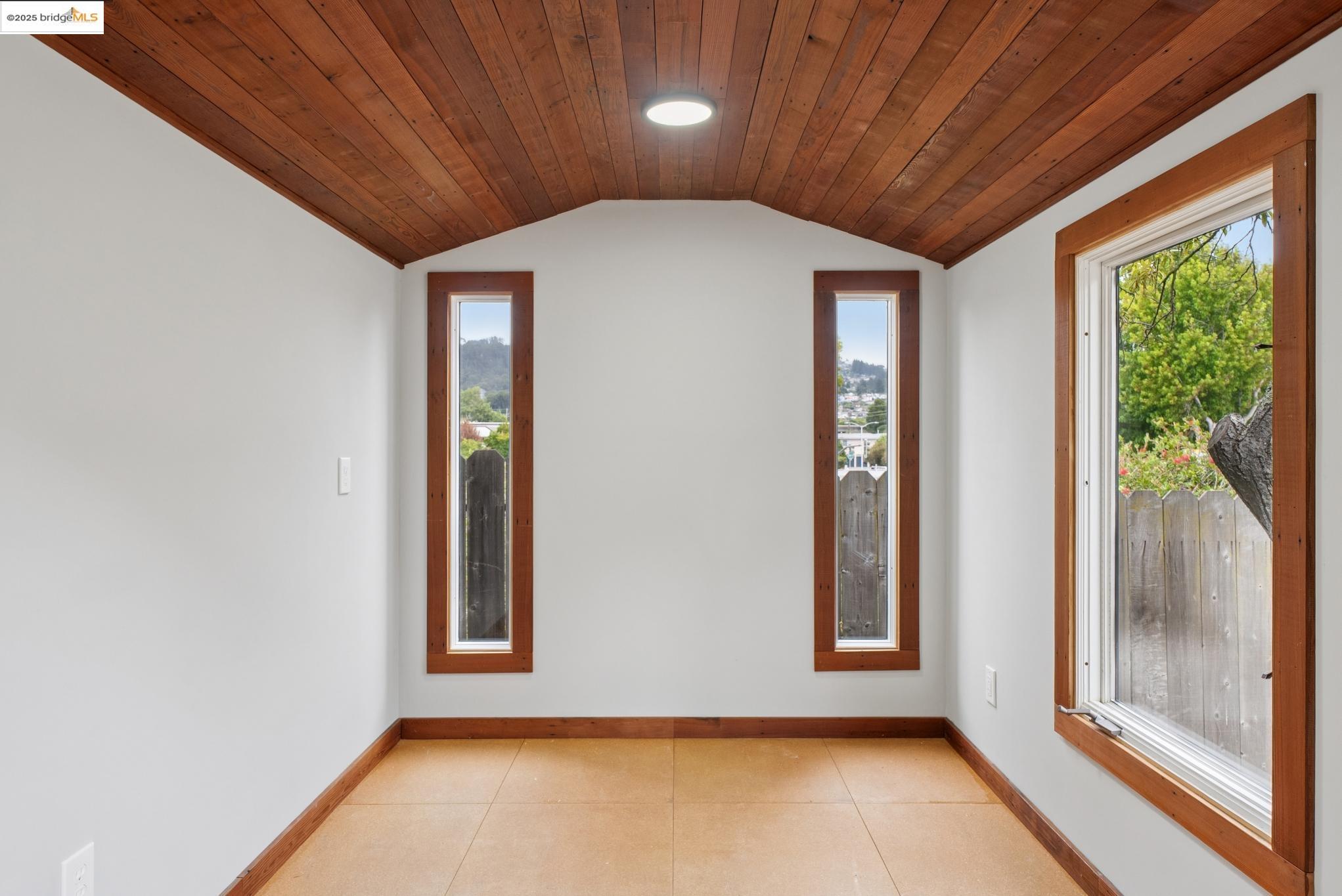 Detail Gallery Image 37 of 43 For 1804 San Benito St, Richmond,  CA 94804 - 2 Beds | 2 Baths