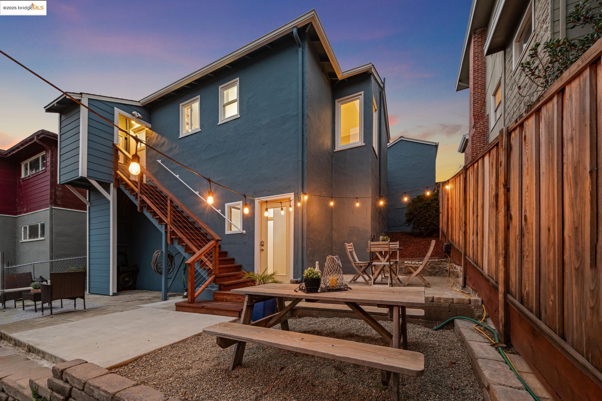 Detail Gallery Image 8 of 43 For 1804 San Benito St, Richmond,  CA 94804 - 2 Beds | 2 Baths