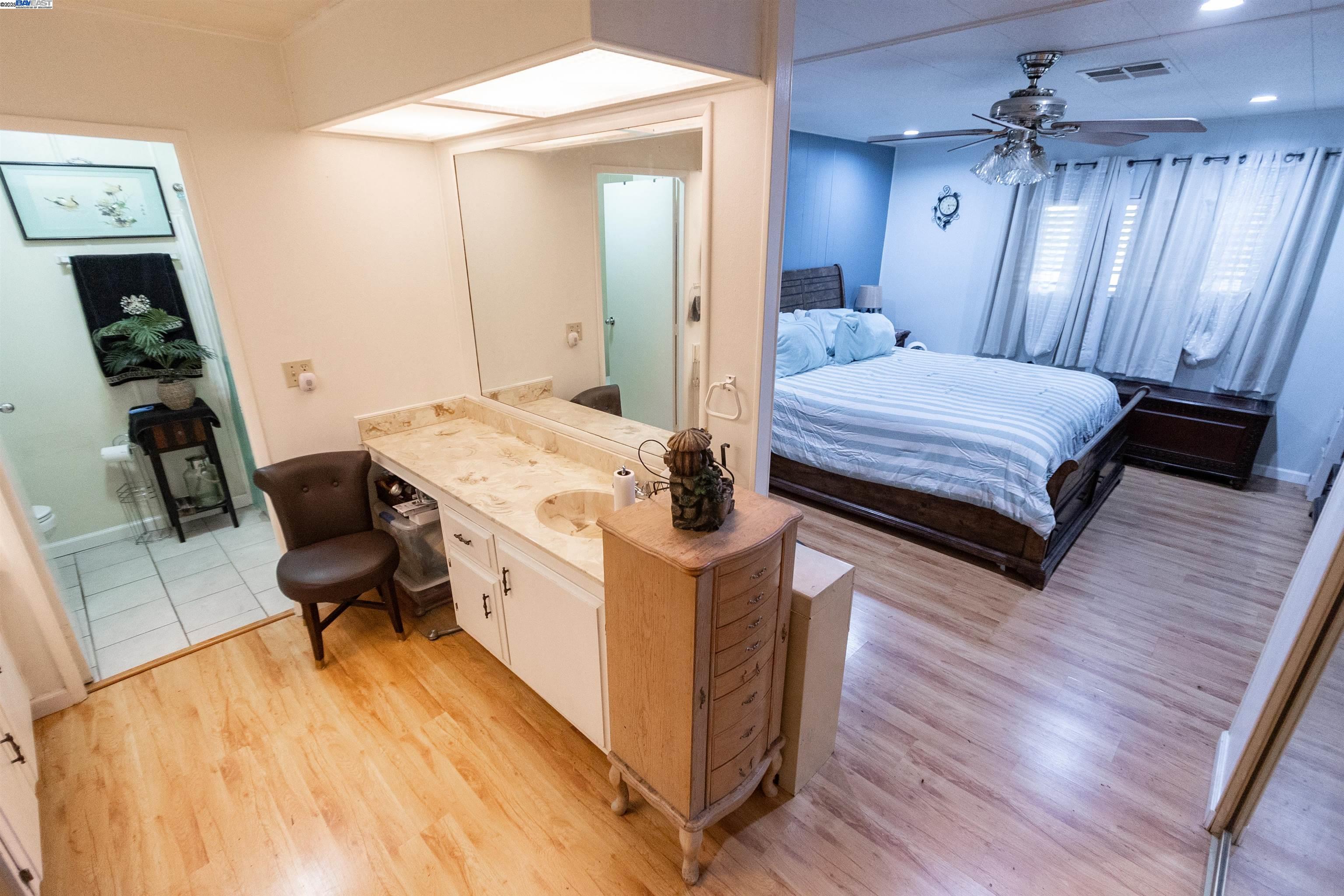 Detail Gallery Image 13 of 22 For 5100 N Highway 99 #8,  Stockton,  CA 95212 - 3 Beds | 2 Baths