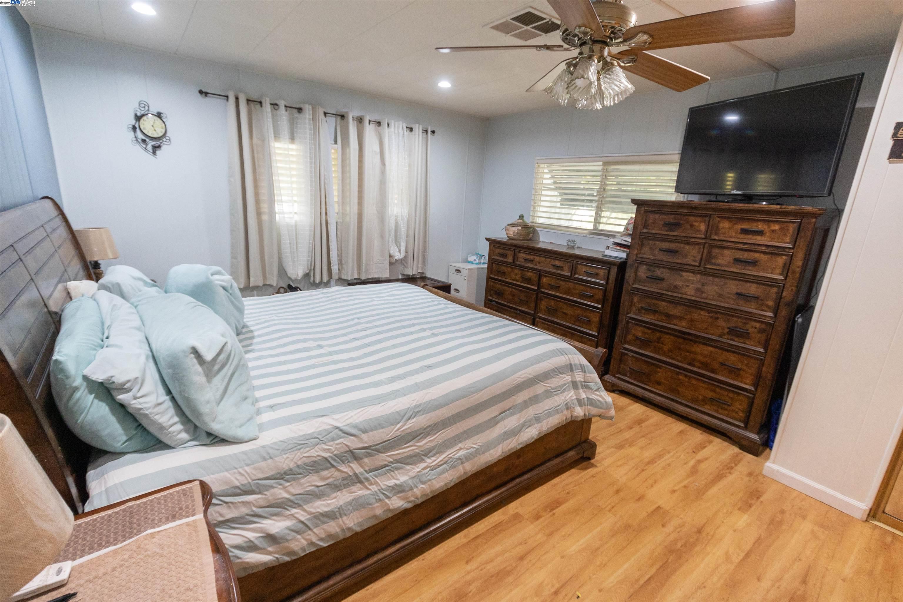 Detail Gallery Image 14 of 22 For 5100 N Highway 99 #8,  Stockton,  CA 95212 - 3 Beds | 2 Baths