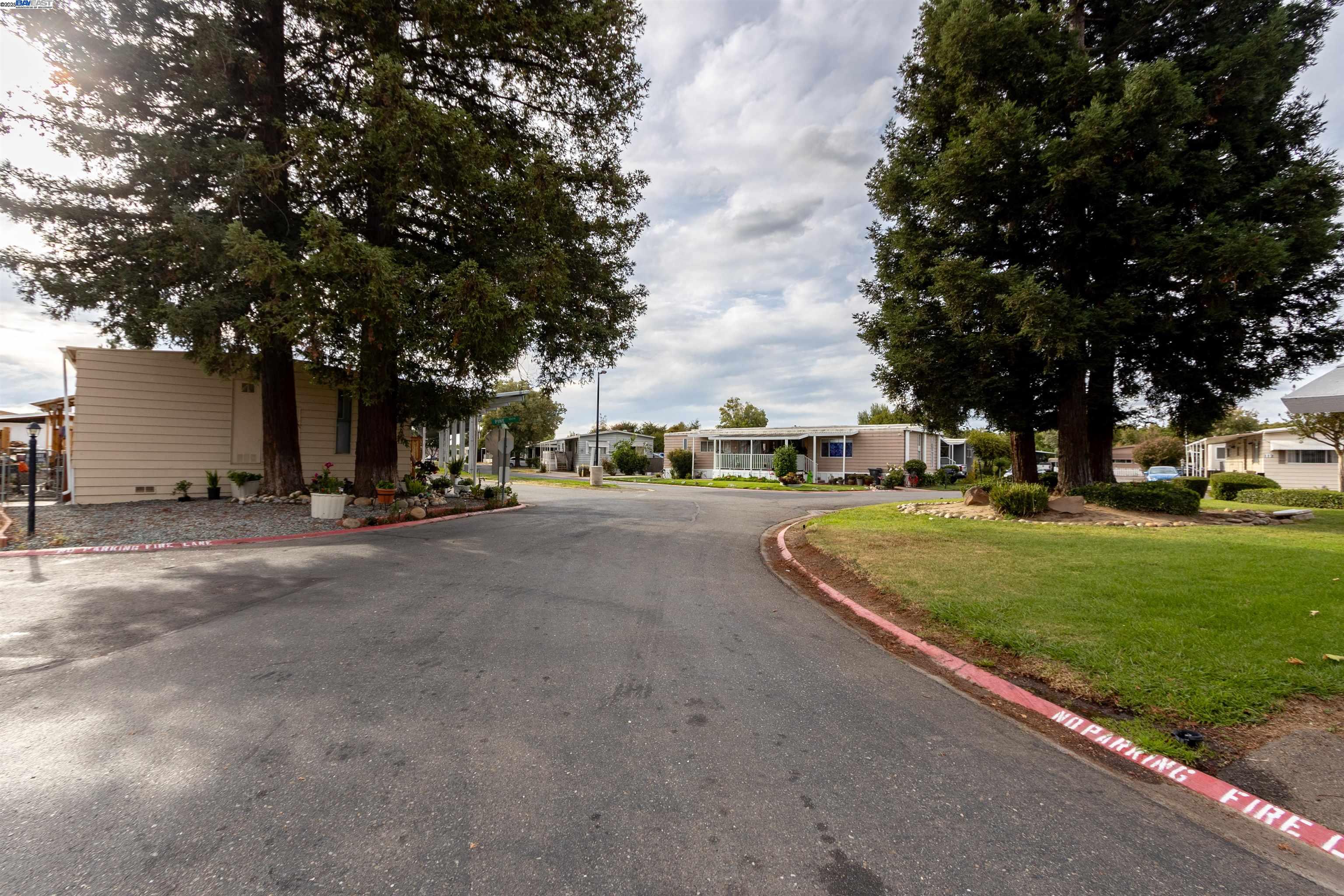 Detail Gallery Image 21 of 22 For 5100 N Highway 99 #8,  Stockton,  CA 95212 - 3 Beds | 2 Baths