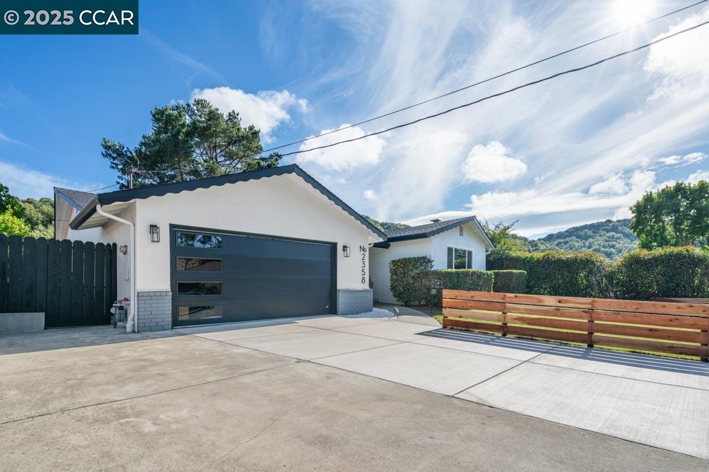 Detail Gallery Image 3 of 39 For 2358 Wright Ave, Pinole,  CA 94564 - 3 Beds | 2 Baths