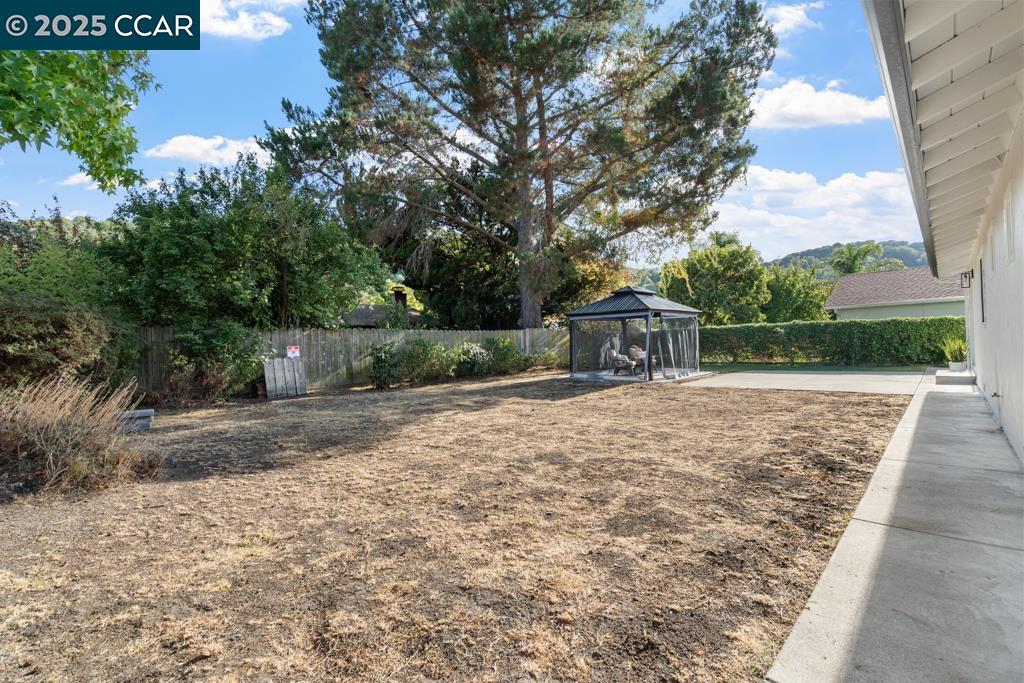 Detail Gallery Image 29 of 39 For 2358 Wright Ave, Pinole,  CA 94564 - 3 Beds | 2 Baths