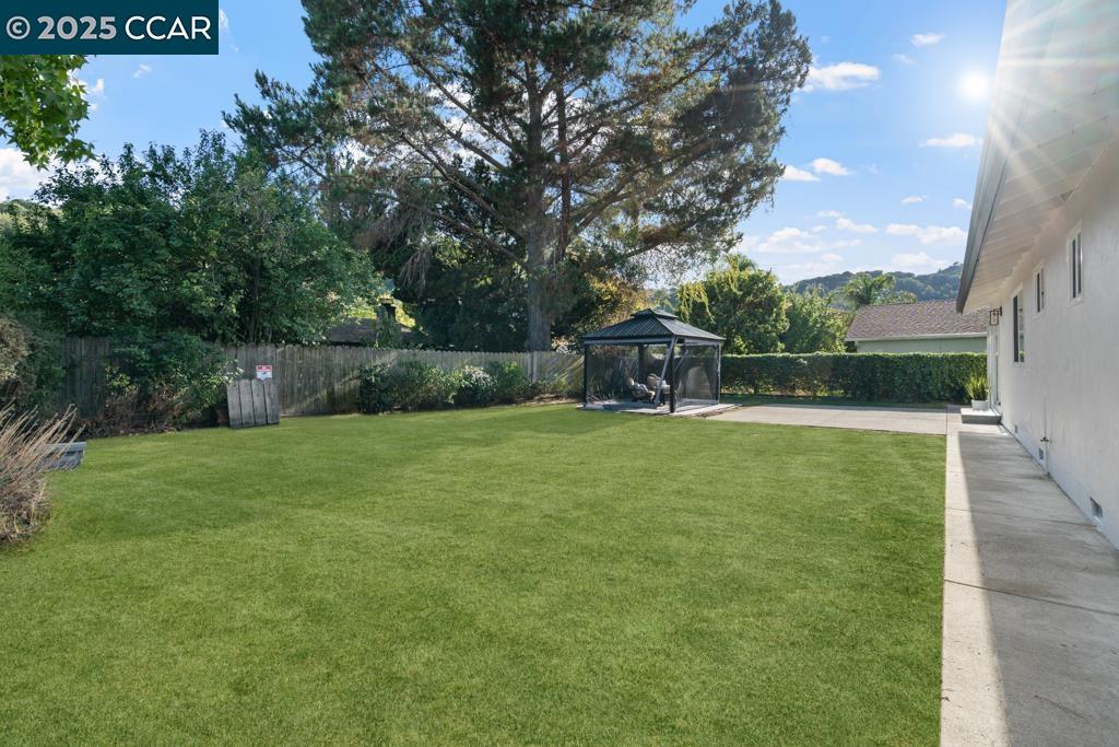 Detail Gallery Image 30 of 39 For 2358 Wright Ave, Pinole,  CA 94564 - 3 Beds | 2 Baths
