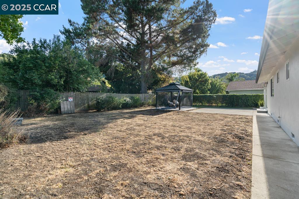 Detail Gallery Image 31 of 39 For 2358 Wright Ave, Pinole,  CA 94564 - 3 Beds | 2 Baths