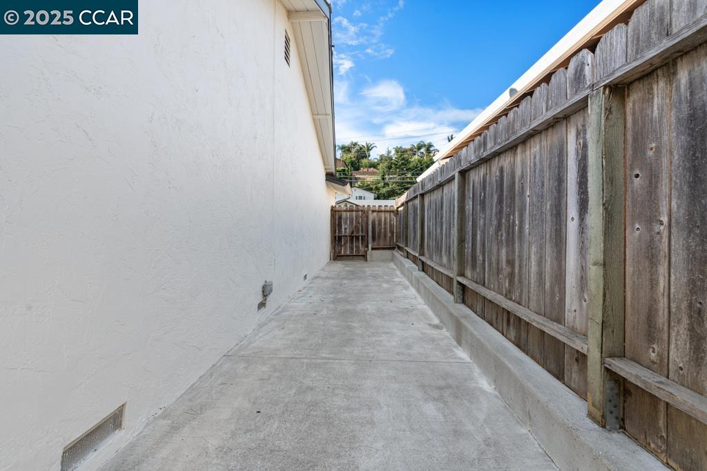 Detail Gallery Image 32 of 39 For 2358 Wright Ave, Pinole,  CA 94564 - 3 Beds | 2 Baths