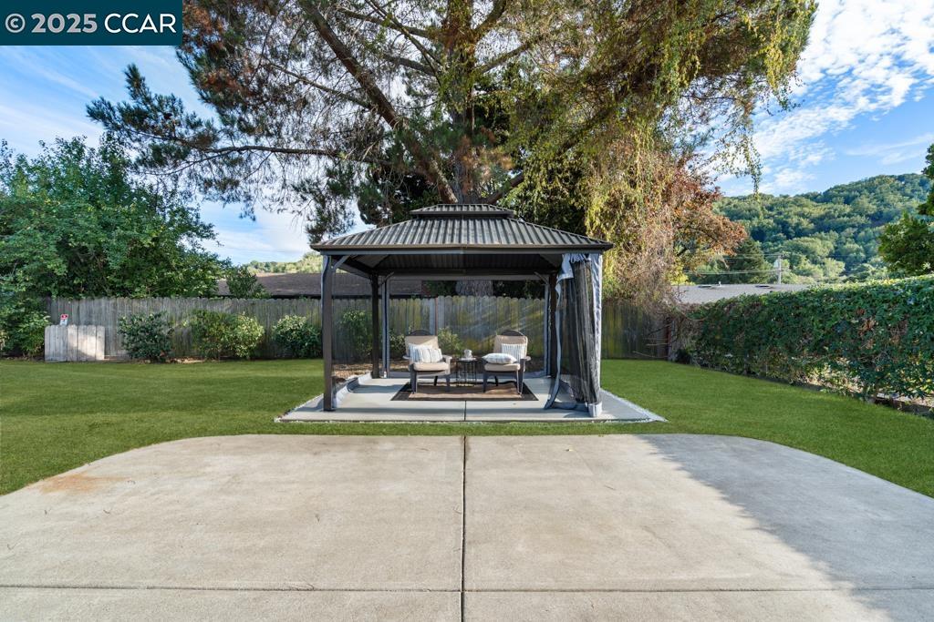 Detail Gallery Image 34 of 39 For 2358 Wright Ave, Pinole,  CA 94564 - 3 Beds | 2 Baths
