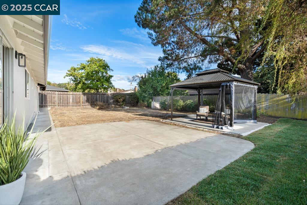 Detail Gallery Image 37 of 39 For 2358 Wright Ave, Pinole,  CA 94564 - 3 Beds | 2 Baths