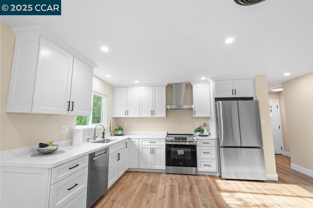 Detail Gallery Image 9 of 39 For 2358 Wright Ave, Pinole,  CA 94564 - 3 Beds | 2 Baths
