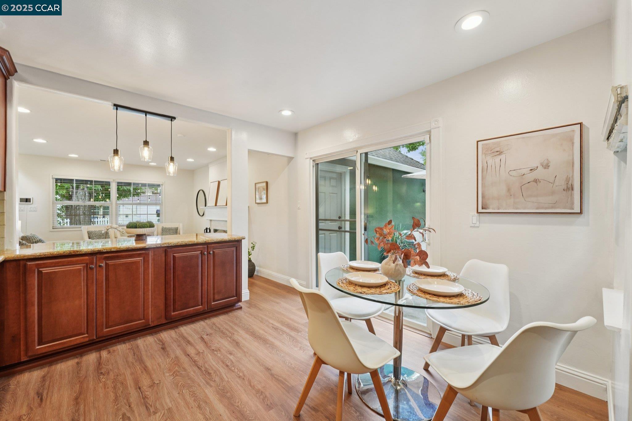 Detail Gallery Image 11 of 49 For 1364 Cobblestone Ct, Concord,  CA 94521 - 4 Beds | 2 Baths
