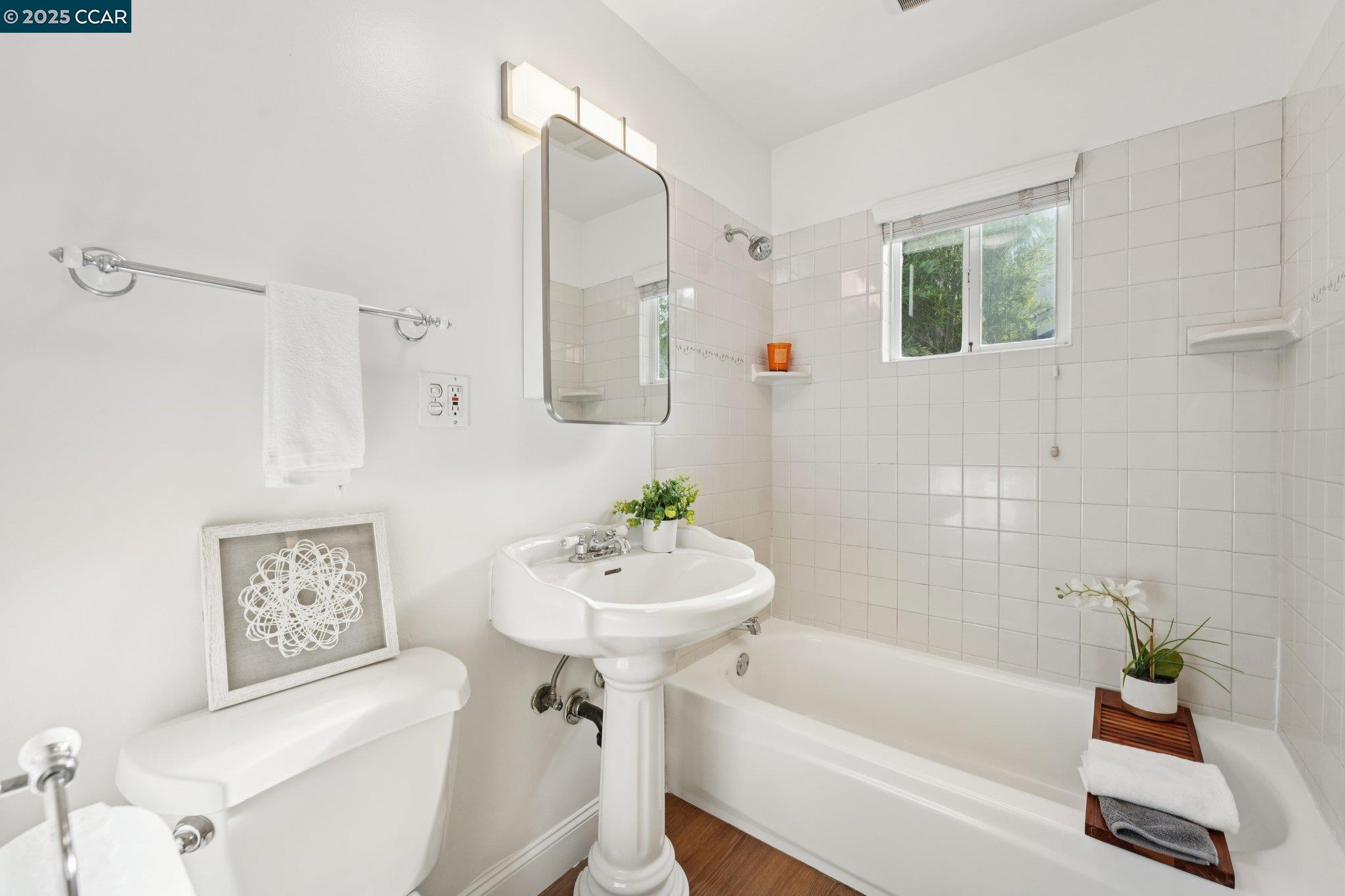 Detail Gallery Image 28 of 49 For 1364 Cobblestone Ct, Concord,  CA 94521 - 4 Beds | 2 Baths