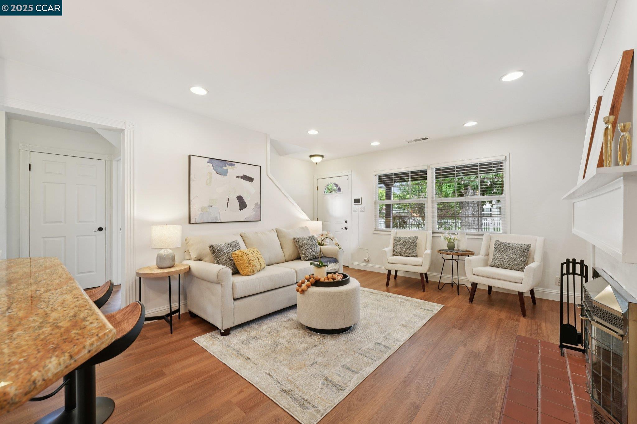 Detail Gallery Image 6 of 49 For 1364 Cobblestone Ct, Concord,  CA 94521 - 4 Beds | 2 Baths