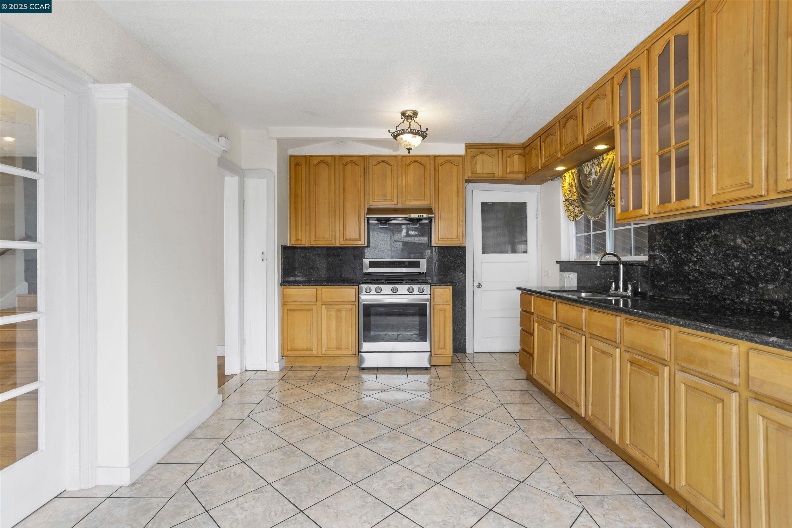 Detail Gallery Image 13 of 39 For 279 Best Ave, San Leandro,  CA 94577 - 2 Beds | 1 Baths