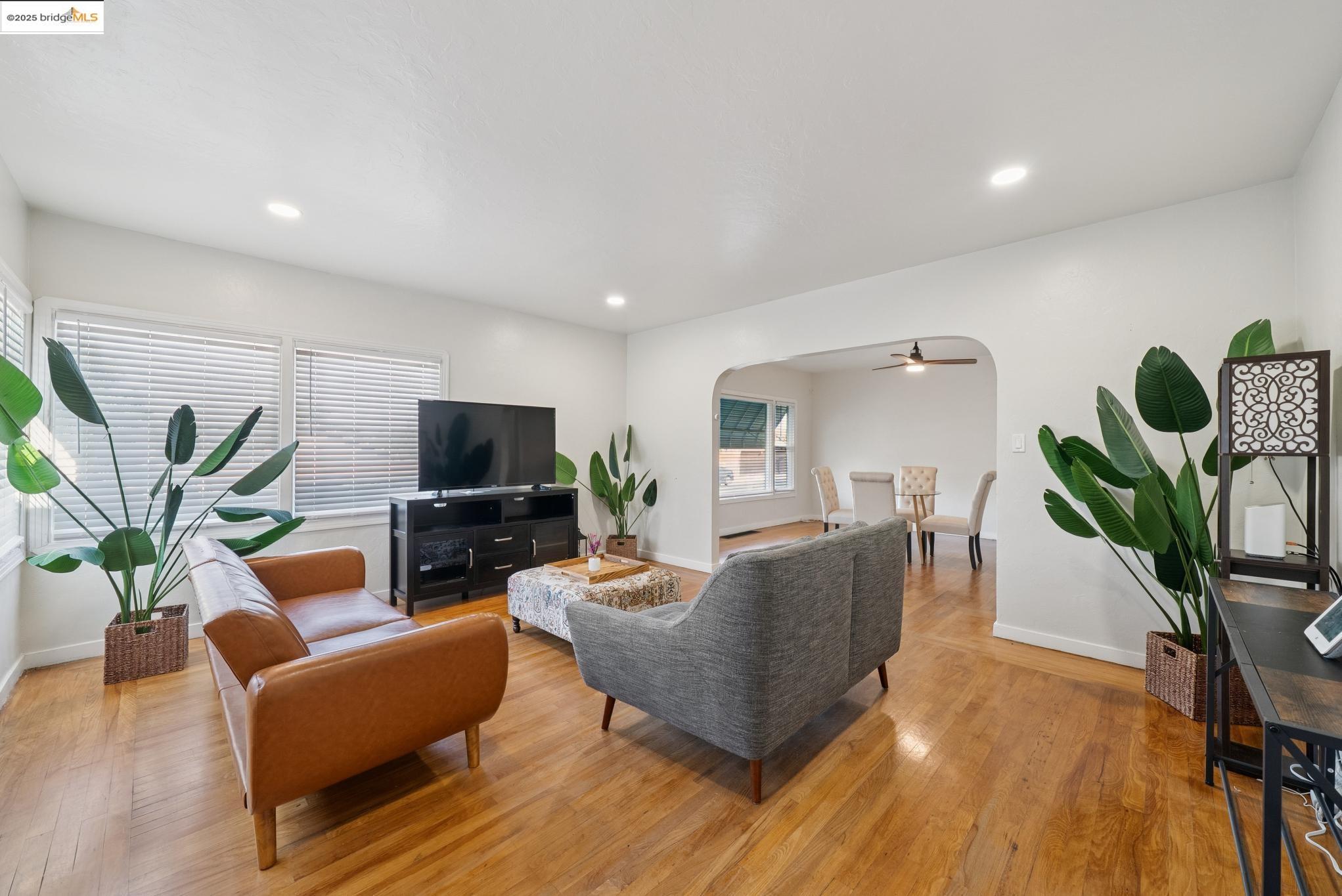 Detail Gallery Image 8 of 50 For 722 W 11th St., Antioch,  CA 94509 - 3 Beds | 2 Baths