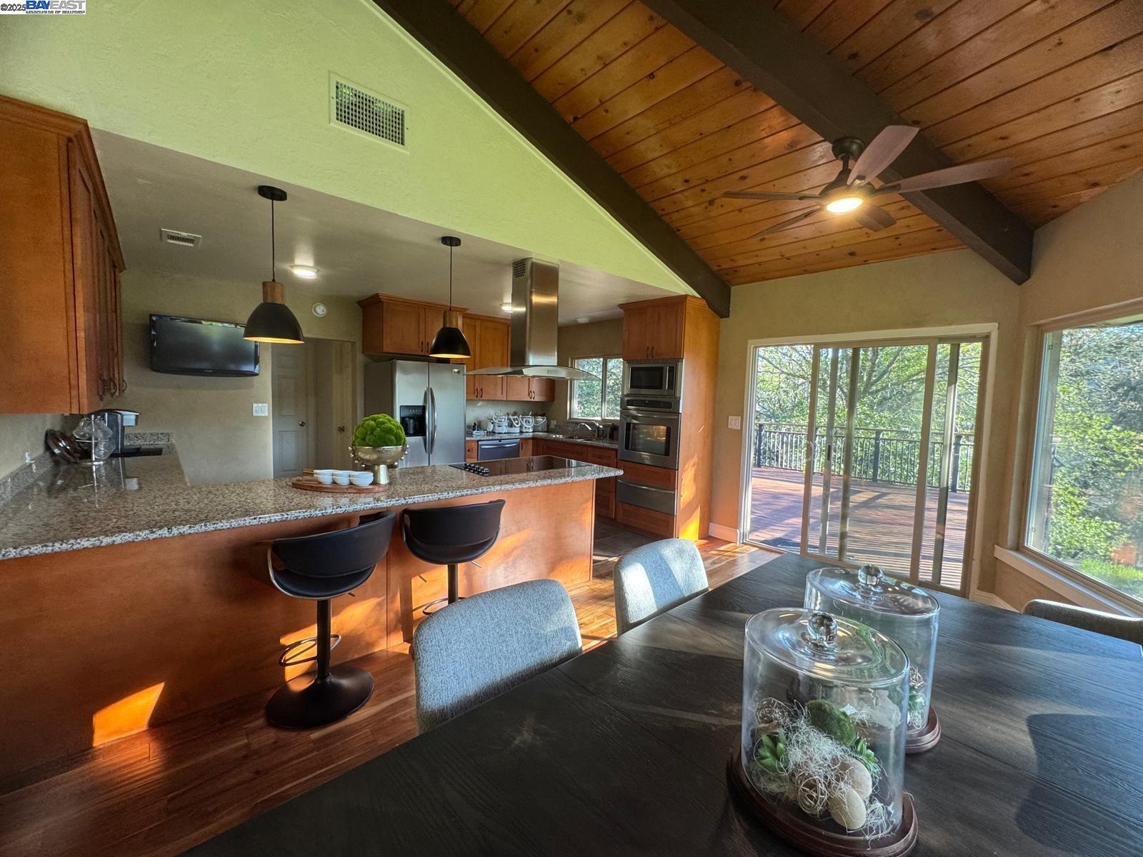 Detail Gallery Image 10 of 47 For 188 Country Club Ln, Napa,  CA 94558 - 4 Beds | 3 Baths