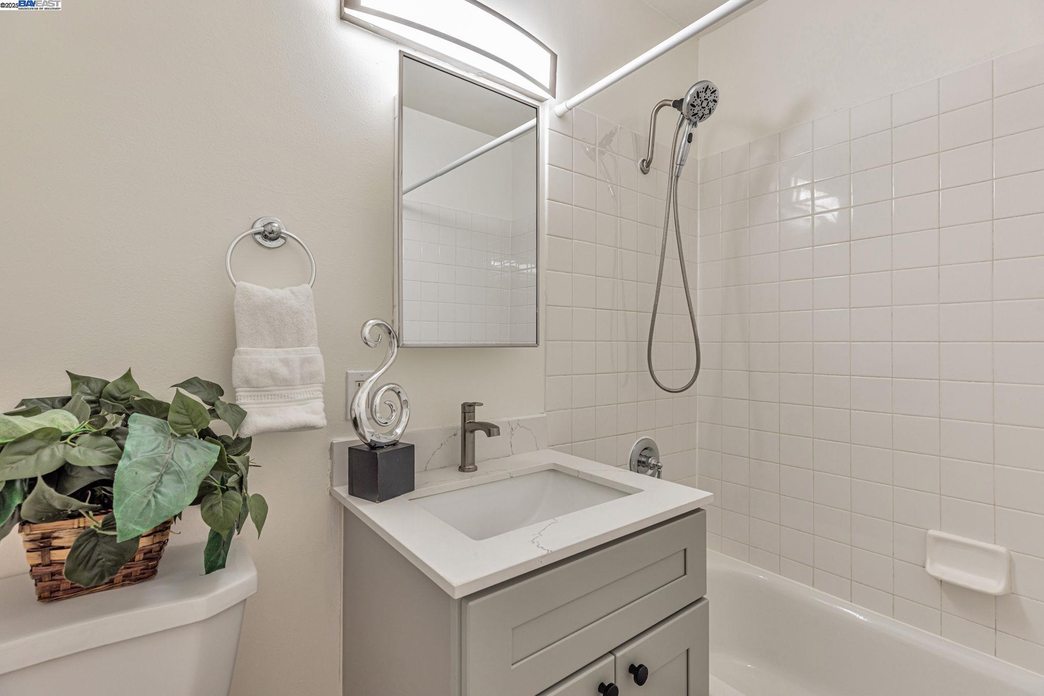 Detail Gallery Image 18 of 29 For 7600 Ironwood Dr, Dublin,  CA 94568 - 3 Beds | 2 Baths