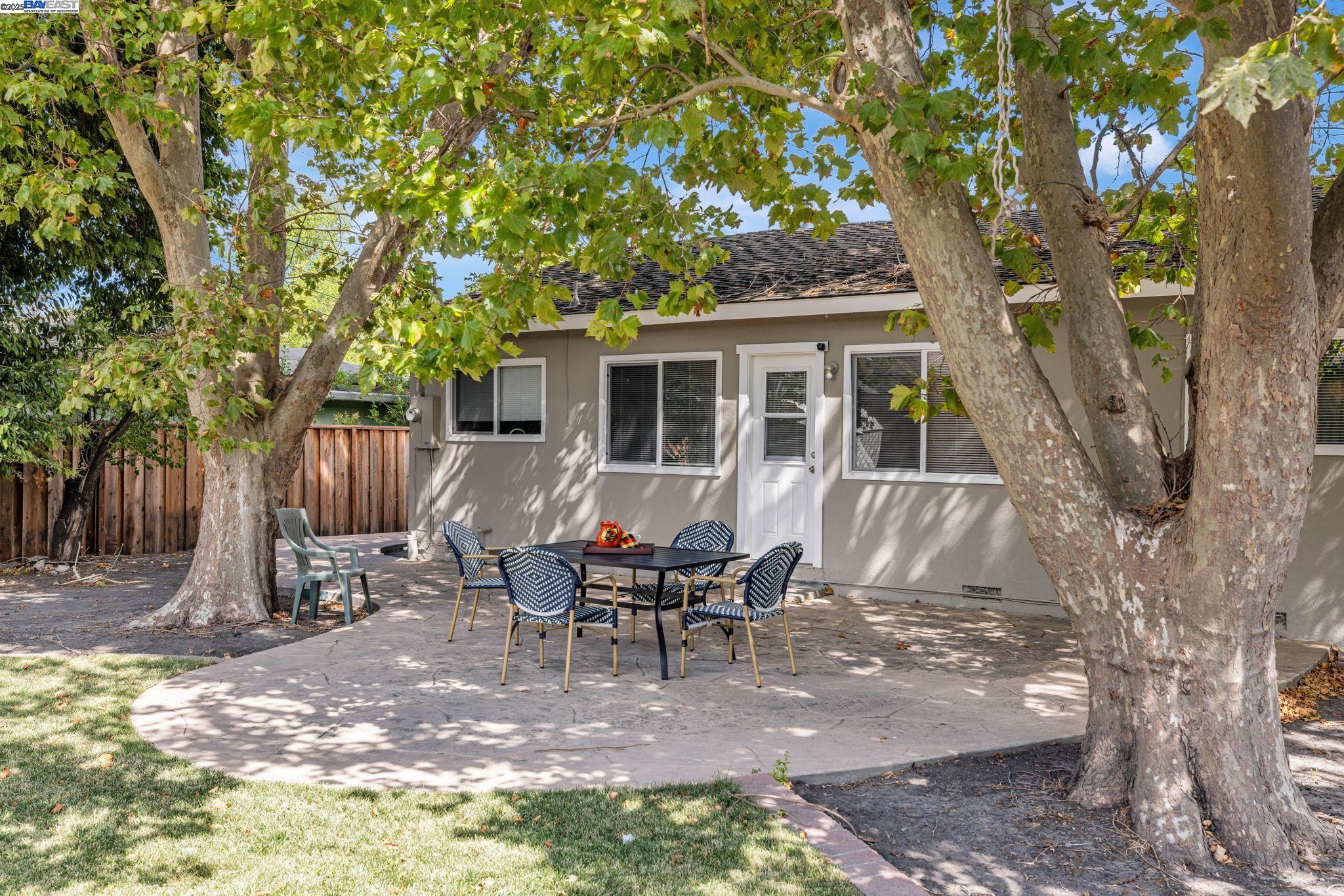 Detail Gallery Image 25 of 29 For 7600 Ironwood Dr, Dublin,  CA 94568 - 3 Beds | 2 Baths