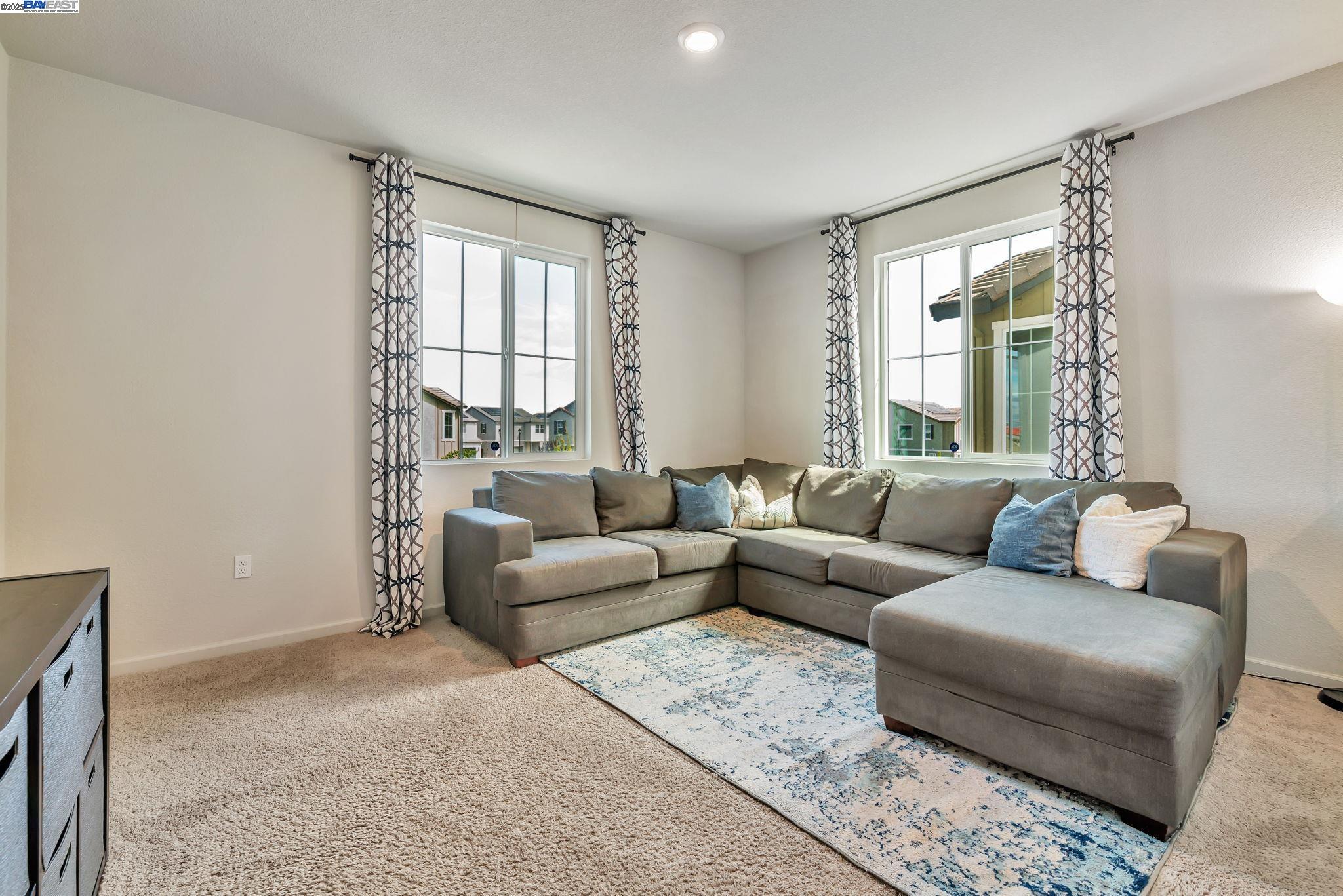Detail Gallery Image 12 of 31 For 217 Agata Way, Oakley,  CA 94561 - 4 Beds | 3 Baths