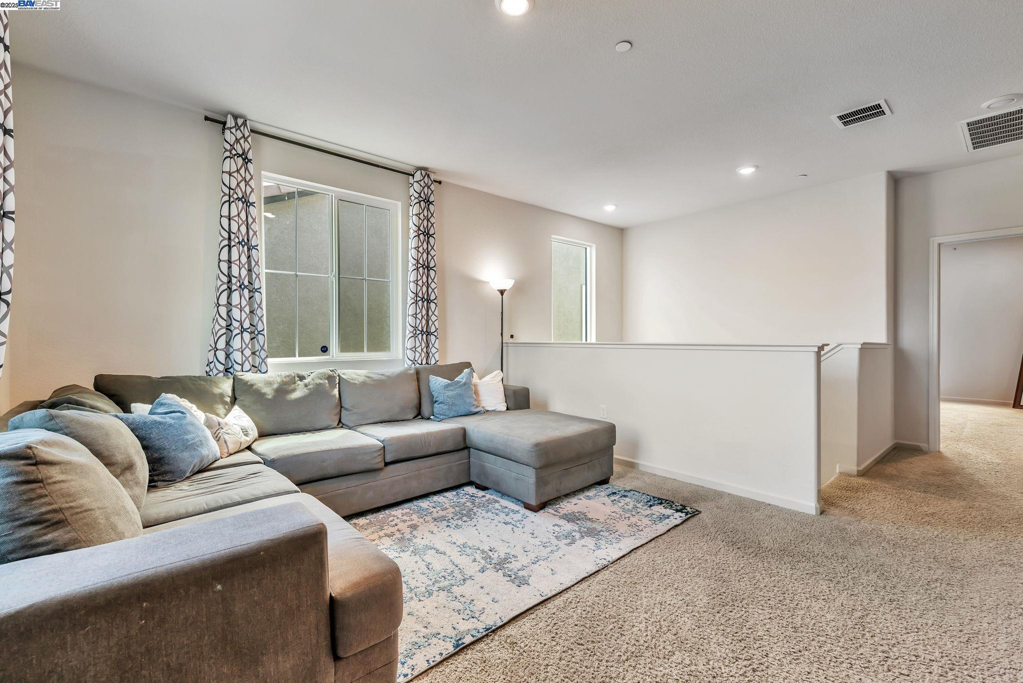 Detail Gallery Image 13 of 31 For 217 Agata Way, Oakley,  CA 94561 - 4 Beds | 3 Baths