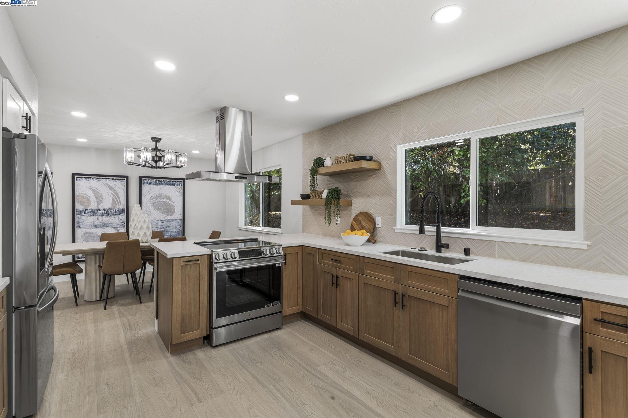 Detail Gallery Image 14 of 60 For 74 Hazelnut Ct, San Ramon,  CA 94583 - 5 Beds | 3/1 Baths