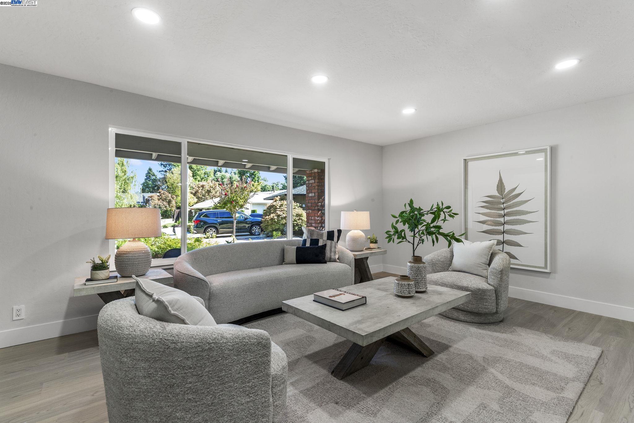 Detail Gallery Image 8 of 60 For 74 Hazelnut Ct, San Ramon,  CA 94583 - 5 Beds | 3/1 Baths