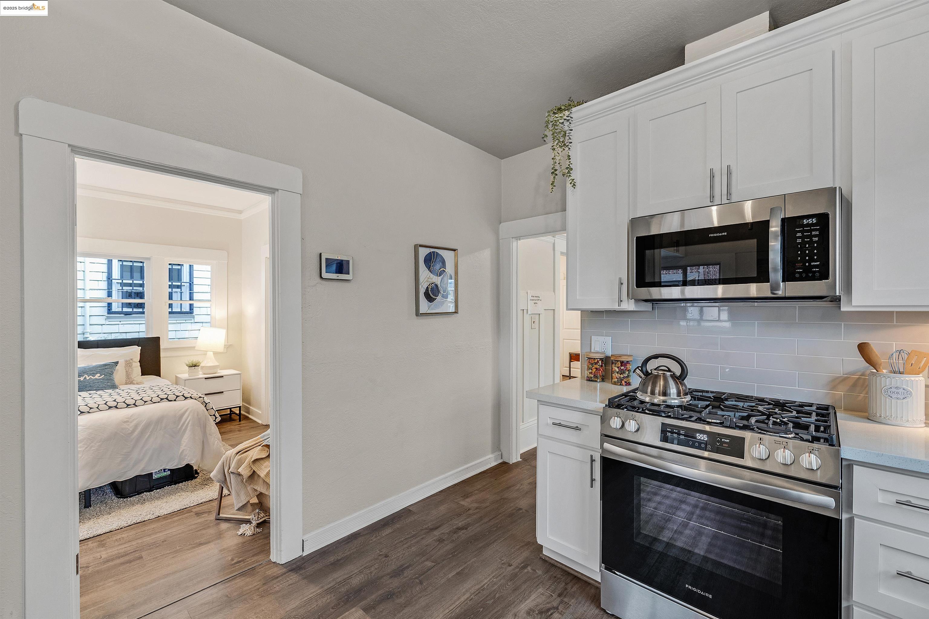 Detail Gallery Image 15 of 33 For 1641 E 20th Street, Oakland,  CA 94606 - 2 Beds | 1 Baths
