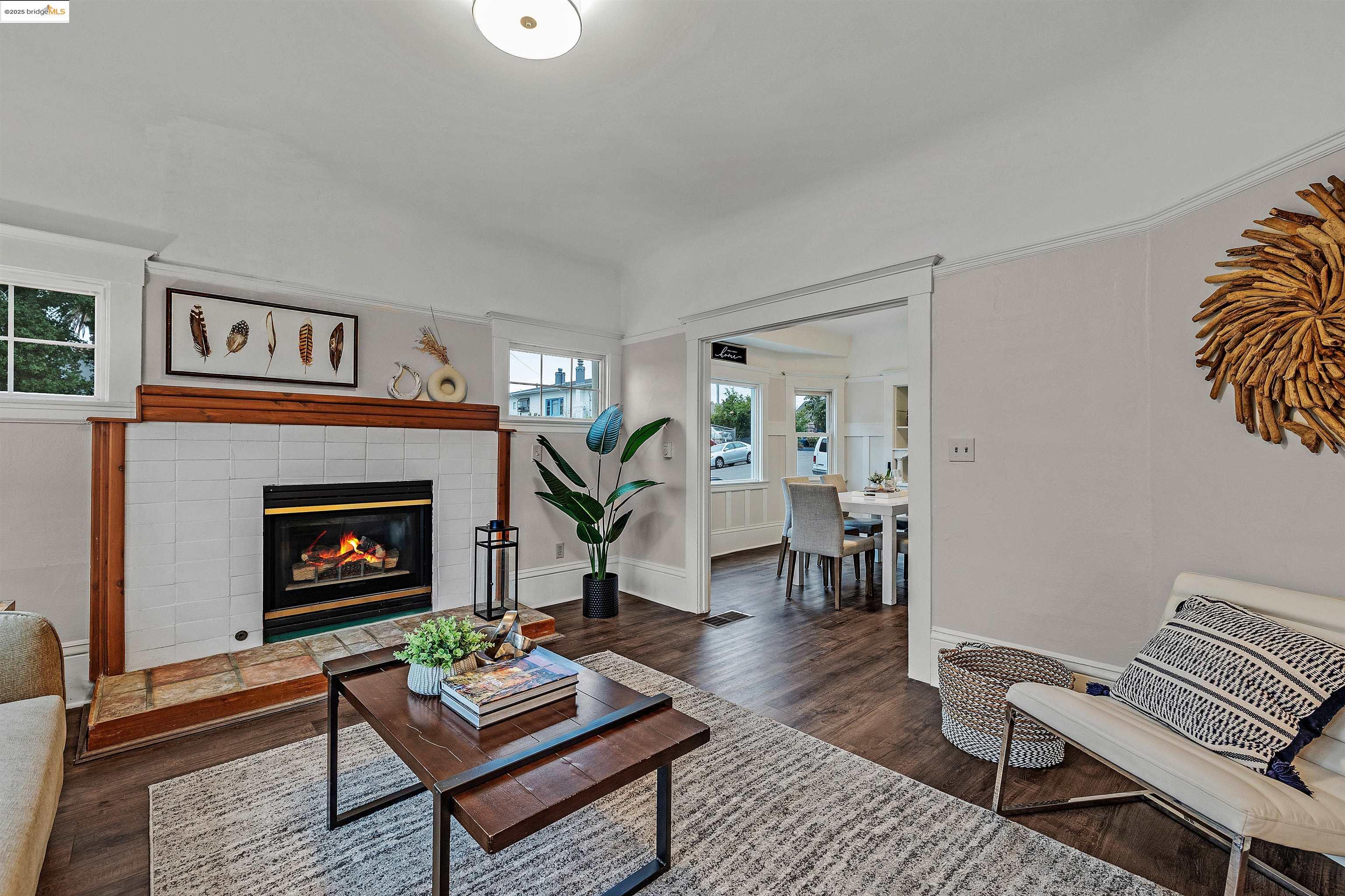 Detail Gallery Image 6 of 33 For 1641 E 20th Street, Oakland,  CA 94606 - 2 Beds | 1 Baths