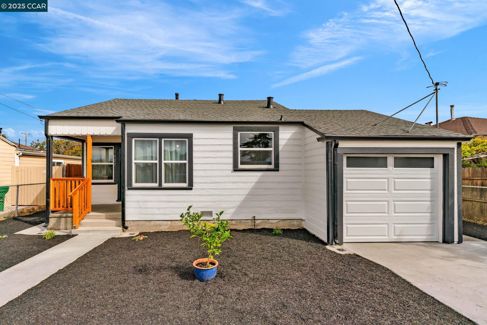 Detail Gallery Image 1 of 56 For 1827 Rheem Ave, Richmond,  CA 94801 - 2 Beds | 1 Baths