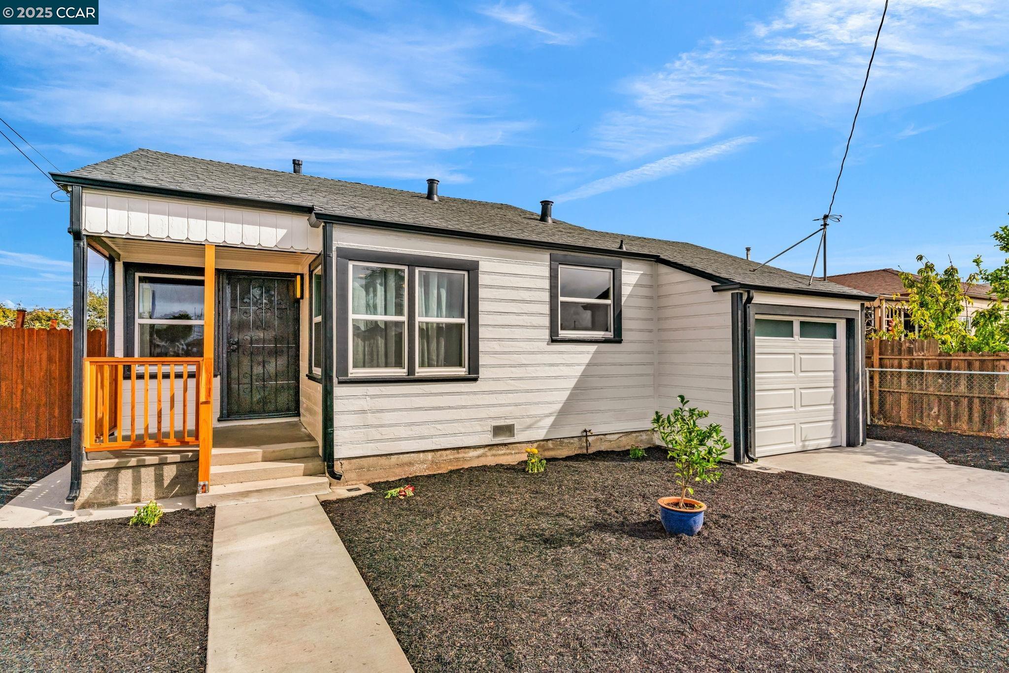 Detail Gallery Image 2 of 56 For 1827 Rheem Ave, Richmond,  CA 94801 - 2 Beds | 1 Baths
