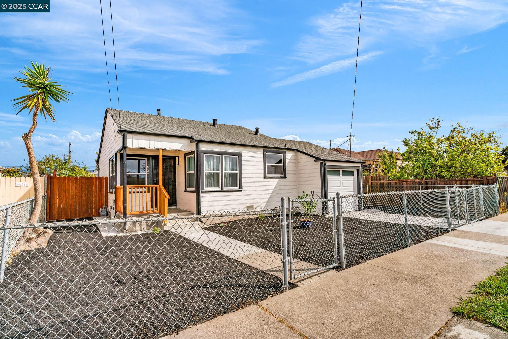 Detail Gallery Image 3 of 56 For 1827 Rheem Ave, Richmond,  CA 94801 - 2 Beds | 1 Baths